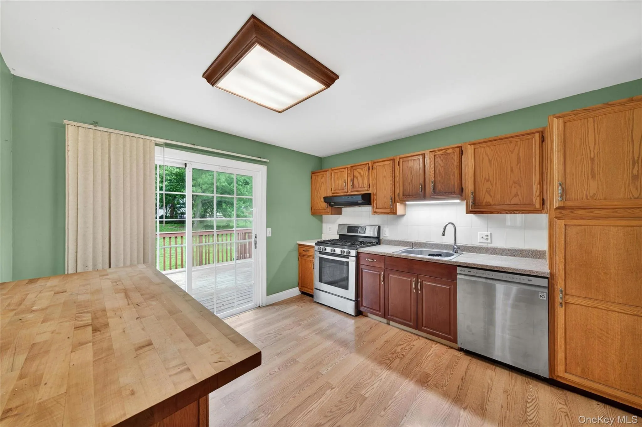 76 Maureen Drive, Middletown, NY, 3 Bedrooms Bedrooms, 9 Rooms Rooms,1 BathroomBathrooms,Residential,For Rent,Maureen,0,974391 76 Maureen Drive, Middletown, NY, 3 Bedrooms Bedrooms, 9 Rooms Rooms,1 BathroomBathrooms,Residential,For Rent,Maureen,0,974391