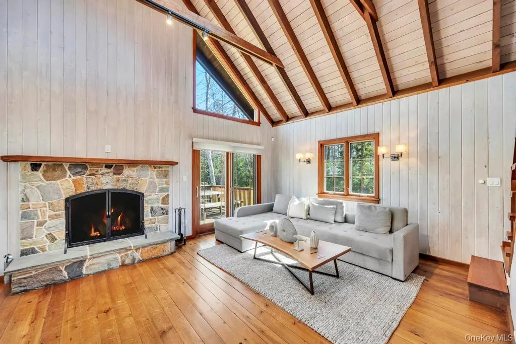 150 Copeces Lane, East Hampton, NY, 4 Bedrooms Bedrooms, 7 Rooms Rooms,3 BathroomsBathrooms,Residential Lease,For Rent,Copeces,0,974394 150 Copeces Lane, East Hampton, NY, 4 Bedrooms Bedrooms, 7 Rooms Rooms,3 BathroomsBathrooms,Residential Lease,For Rent,Copeces,0,974394