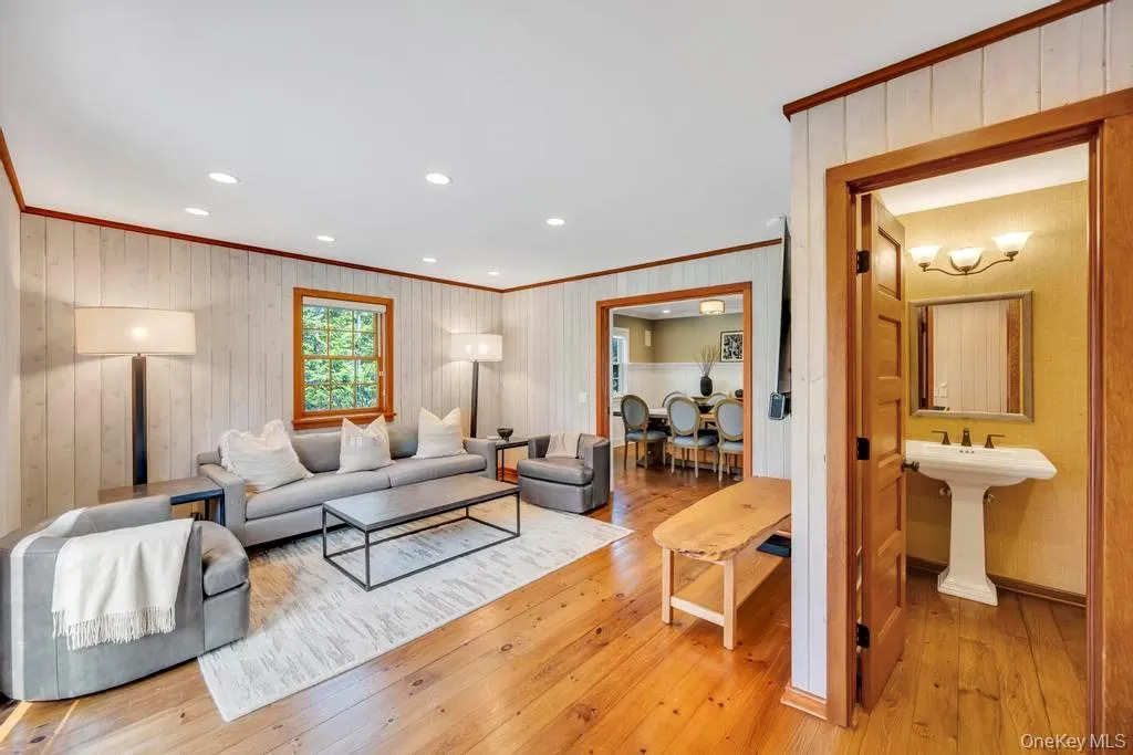 150 Copeces Lane, East Hampton, NY, 4 Bedrooms Bedrooms, 7 Rooms Rooms,3 BathroomsBathrooms,Residential Lease,For Rent,Copeces,0,974394 150 Copeces Lane, East Hampton, NY, 4 Bedrooms Bedrooms, 7 Rooms Rooms,3 BathroomsBathrooms,Residential Lease,For Rent,Copeces,0,974394