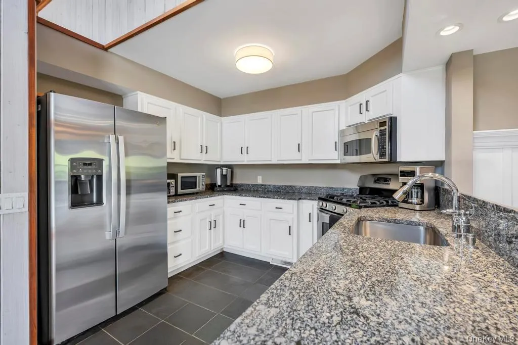 150 Copeces Lane, East Hampton, NY, 4 Bedrooms Bedrooms, 7 Rooms Rooms,3 BathroomsBathrooms,Residential Lease,For Rent,Copeces,0,974394 150 Copeces Lane, East Hampton, NY, 4 Bedrooms Bedrooms, 7 Rooms Rooms,3 BathroomsBathrooms,Residential Lease,For Rent,Copeces,0,974394