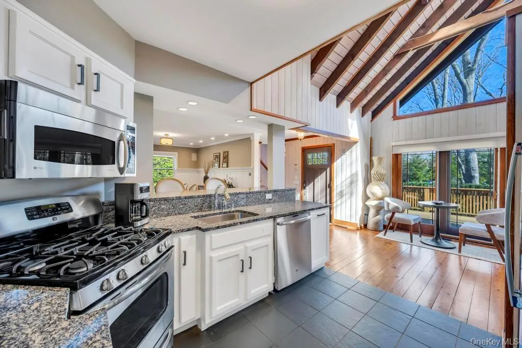 150 Copeces Lane, East Hampton, NY, 4 Bedrooms Bedrooms, 7 Rooms Rooms,3 BathroomsBathrooms,Residential Lease,For Rent,Copeces,0,974394 150 Copeces Lane, East Hampton, NY, 4 Bedrooms Bedrooms, 7 Rooms Rooms,3 BathroomsBathrooms,Residential Lease,For Rent,Copeces,0,974394