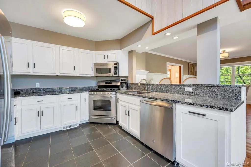 150 Copeces Lane, East Hampton, NY, 4 Bedrooms Bedrooms, 7 Rooms Rooms,3 BathroomsBathrooms,Residential Lease,For Rent,Copeces,0,974394 150 Copeces Lane, East Hampton, NY, 4 Bedrooms Bedrooms, 7 Rooms Rooms,3 BathroomsBathrooms,Residential Lease,For Rent,Copeces,0,974394