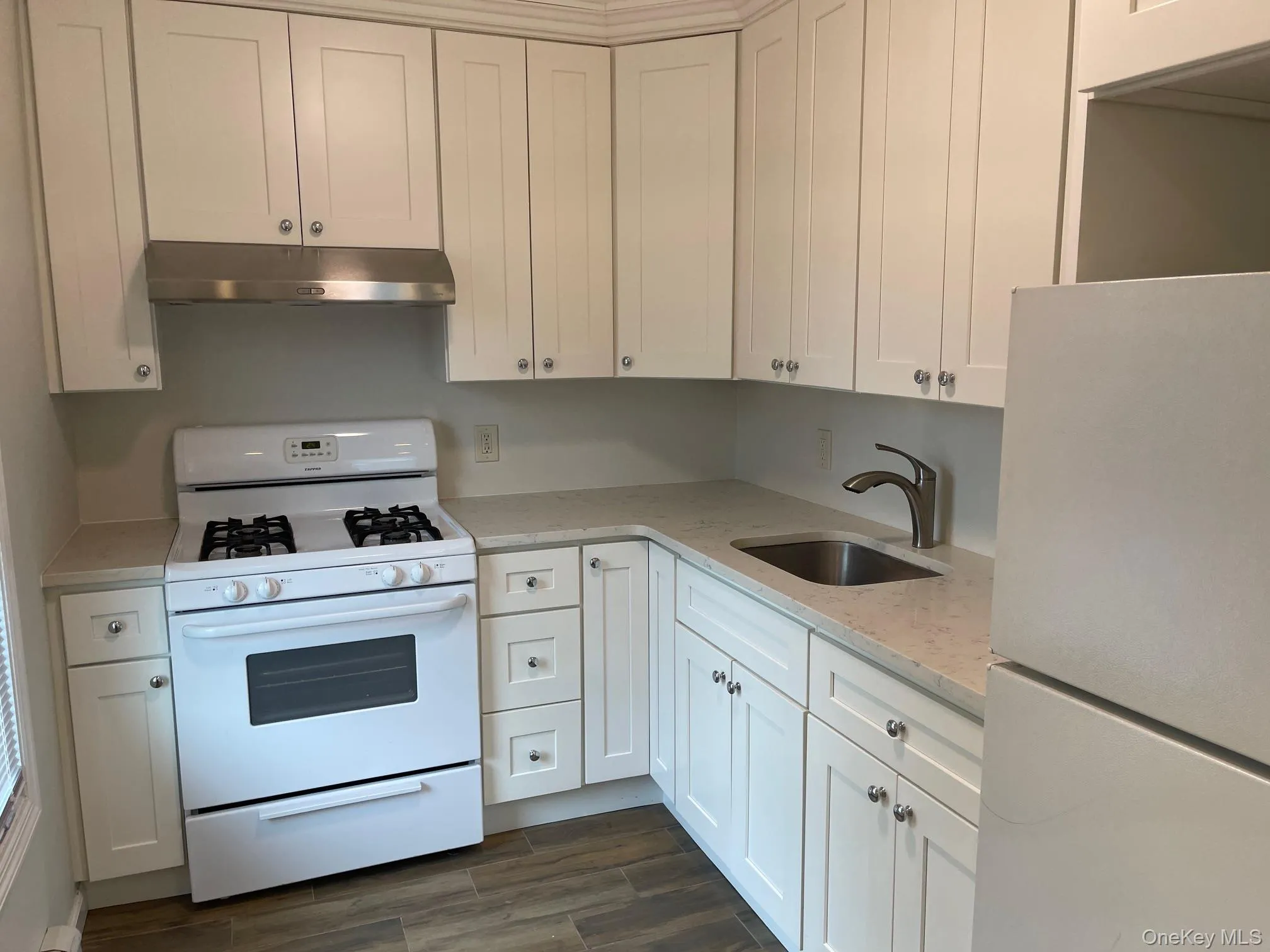 9 Maryland Avenue, North Hempstead, NY, 1 Bedroom Bedrooms, 4 Rooms Rooms,1 BathroomBathrooms,Residential Lease,For Rent,Maryland,0,974421 9 Maryland Avenue, North Hempstead, NY, 1 Bedroom Bedrooms, 4 Rooms Rooms,1 BathroomBathrooms,Residential Lease,For Rent,Maryland,0,974421