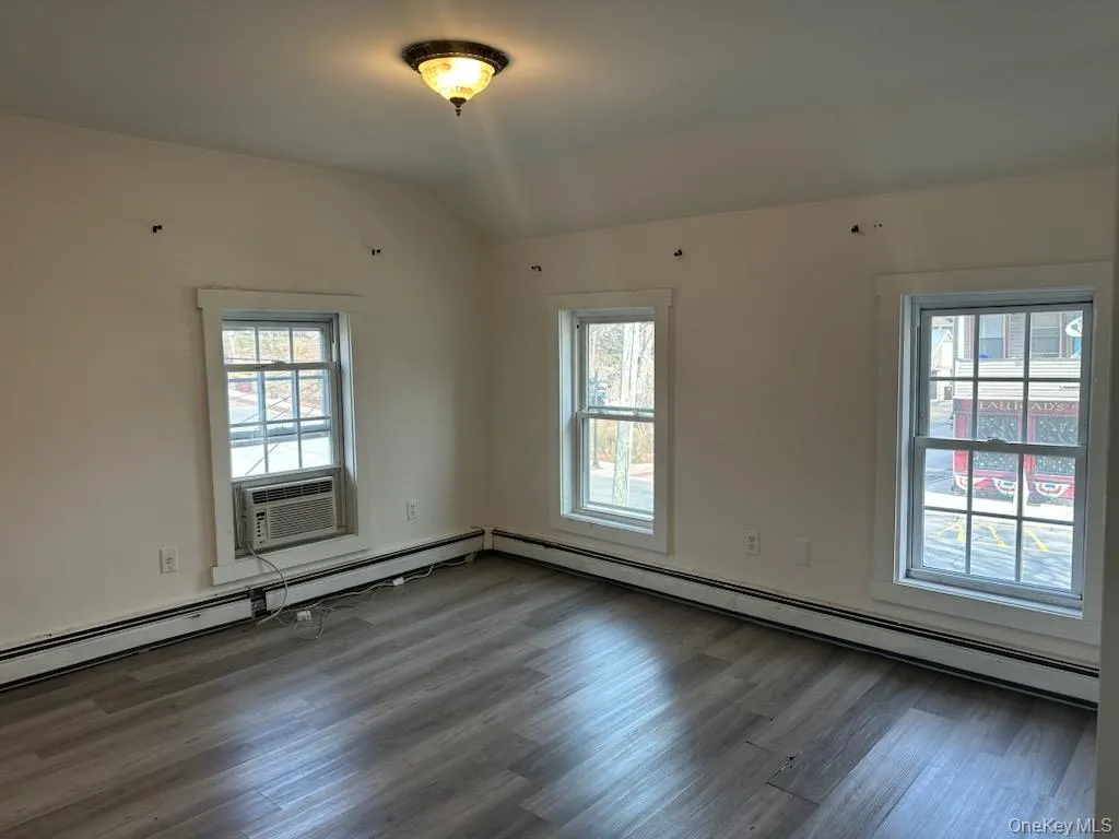 17 West, Warwick (town), NY, 1 Bedroom Bedrooms, 4 Rooms Rooms,1 BathroomBathrooms,Residential Lease,For Rent,West,0,974435 17 West, Warwick (town), NY, 1 Bedroom Bedrooms, 4 Rooms Rooms,1 BathroomBathrooms,Residential Lease,For Rent,West,0,974435