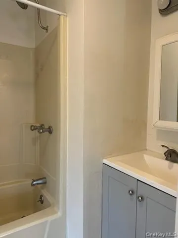 17 West, Warwick (town), NY, 1 Bedroom Bedrooms, 4 Rooms Rooms,1 BathroomBathrooms,Residential Lease,For Rent,West,0,974435 17 West, Warwick (town), NY, 1 Bedroom Bedrooms, 4 Rooms Rooms,1 BathroomBathrooms,Residential Lease,For Rent,West,0,974435