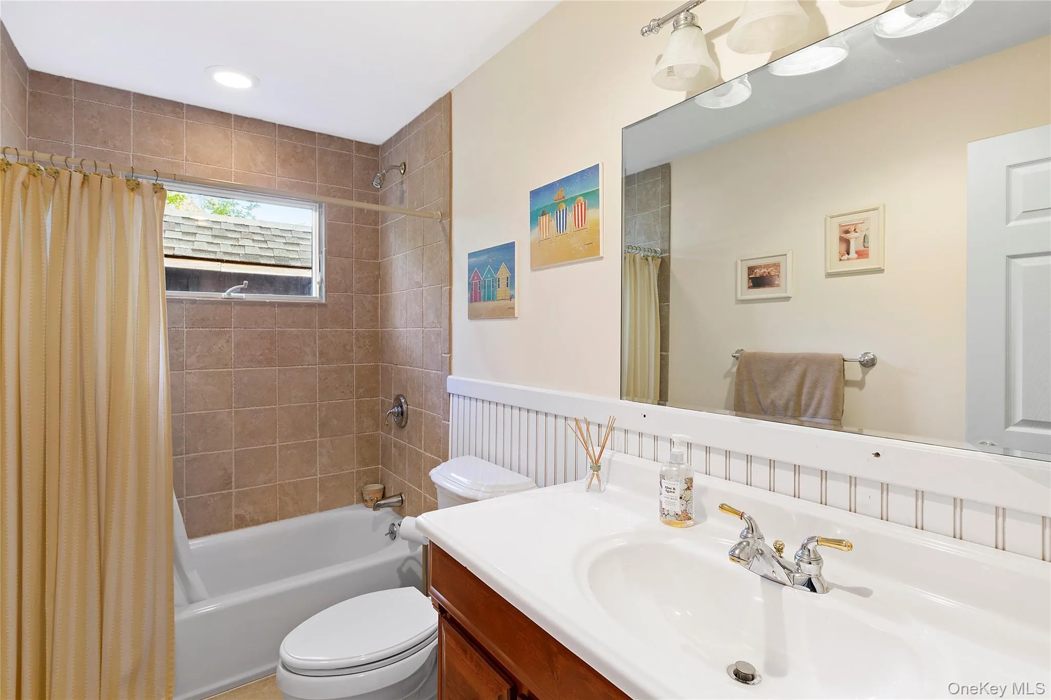 23 Whiting Road, Southampton, NY, 4 Bedrooms Bedrooms, 9 Rooms Rooms,3 BathroomsBathrooms,Residential Lease,For Rent,Whiting,0,974436 23 Whiting Road, Southampton, NY, 4 Bedrooms Bedrooms, 9 Rooms Rooms,3 BathroomsBathrooms,Residential Lease,For Rent,Whiting,0,974436