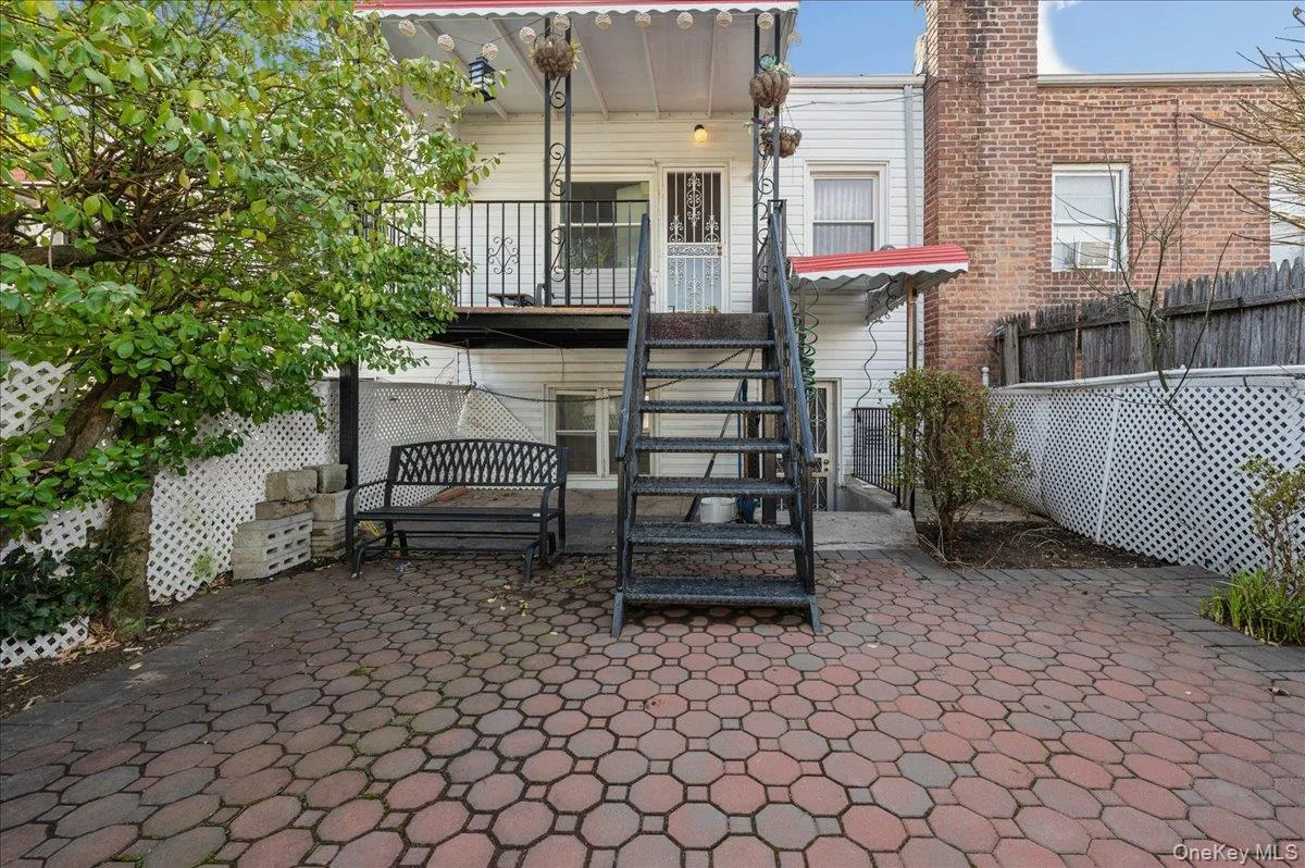 View of patio/terrace/backyard View of patio/terrace/backyard