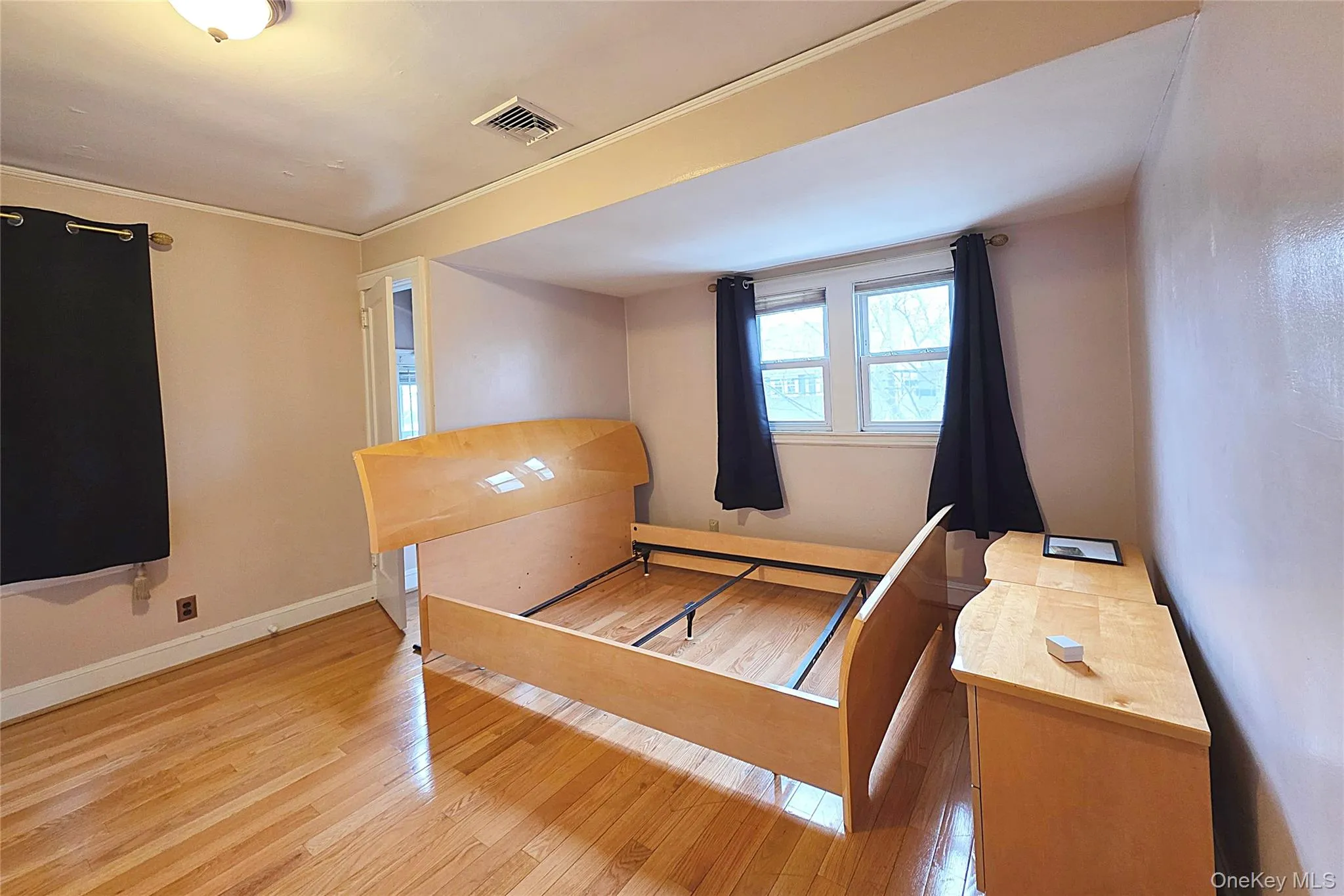 18 Prospect Street, North Hempstead, NY, 3 Bedrooms Bedrooms, 6 Rooms Rooms,2 BathroomsBathrooms,Residential Lease,For Rent,Prospect,0,974493 18 Prospect Street, North Hempstead, NY, 3 Bedrooms Bedrooms, 6 Rooms Rooms,2 BathroomsBathrooms,Residential Lease,For Rent,Prospect,0,974493
