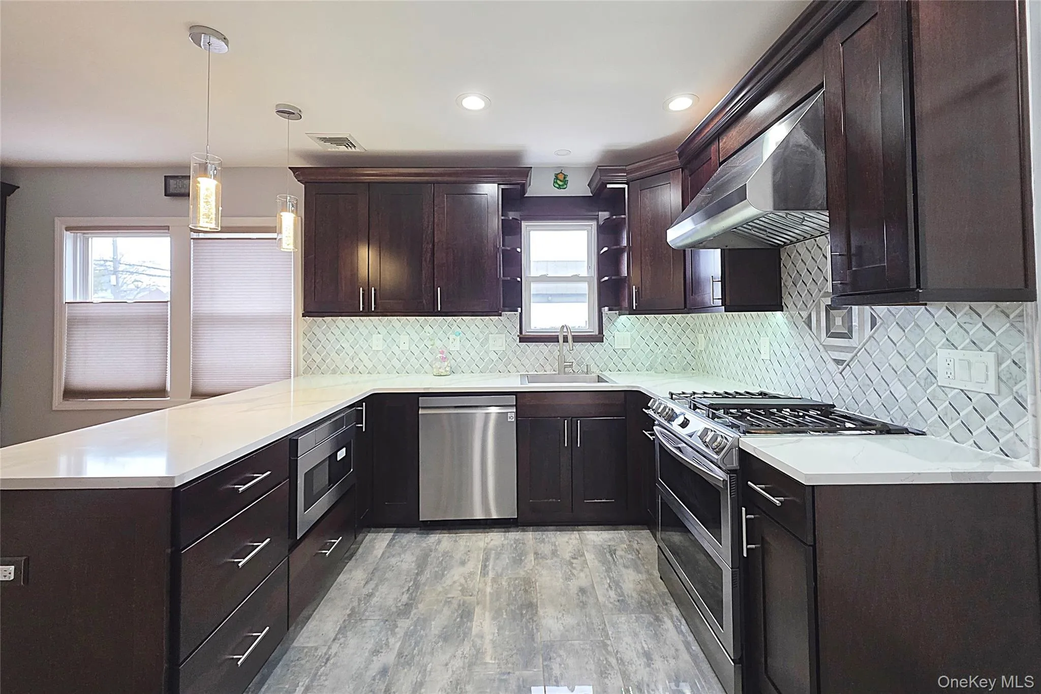 18 Prospect Street, North Hempstead, NY, 3 Bedrooms Bedrooms, 6 Rooms Rooms,2 BathroomsBathrooms,Residential Lease,For Rent,Prospect,0,974493 18 Prospect Street, North Hempstead, NY, 3 Bedrooms Bedrooms, 6 Rooms Rooms,2 BathroomsBathrooms,Residential Lease,For Rent,Prospect,0,974493