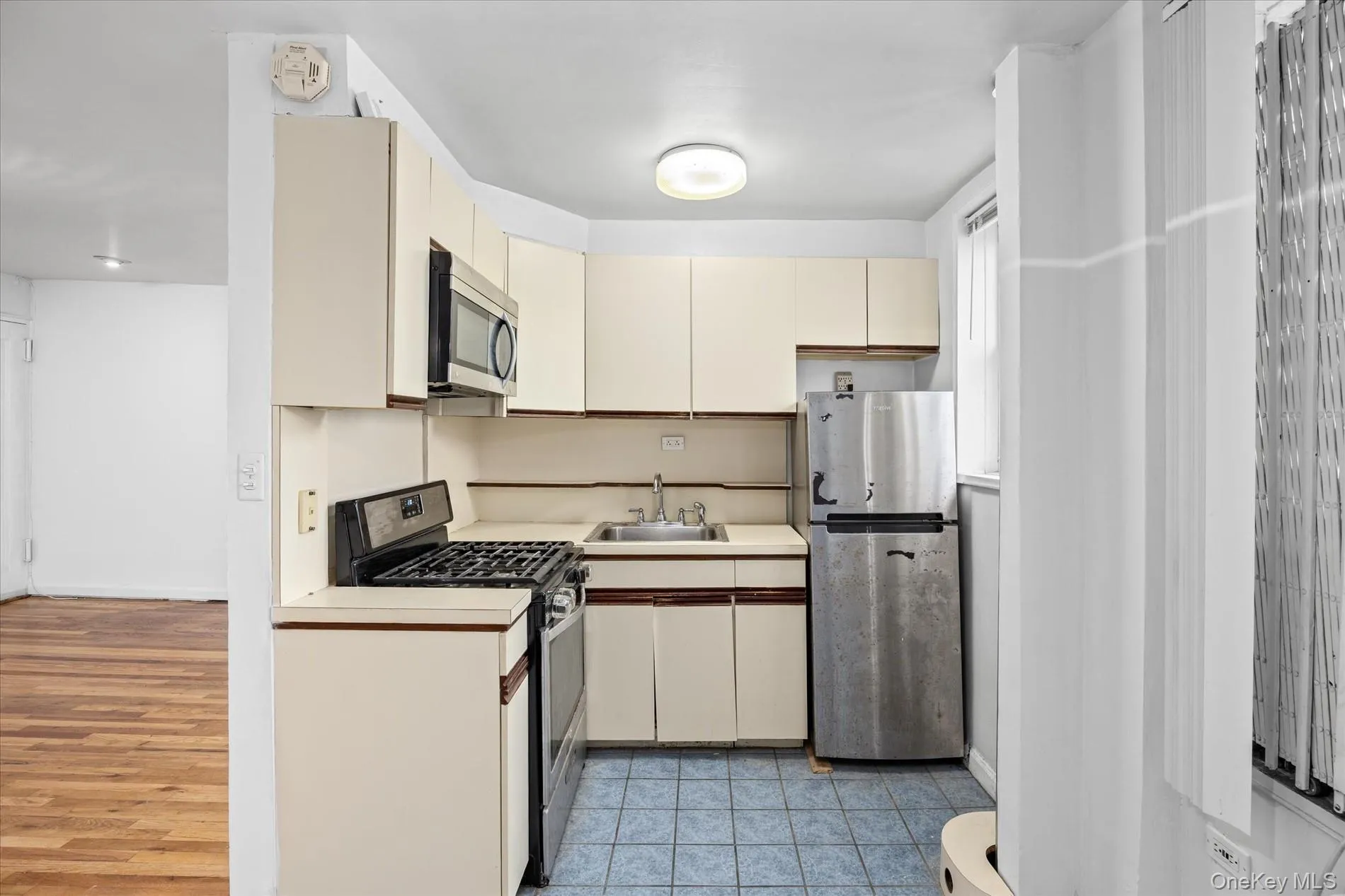 67-30 Clyde Street, New York, NY, 1 Bedroom Bedrooms, 3 Rooms Rooms,1 BathroomBathrooms,Residential,For Rent,Clyde,0,974508 67-30 Clyde Street, New York, NY, 1 Bedroom Bedrooms, 3 Rooms Rooms,1 BathroomBathrooms,Residential,For Rent,Clyde,0,974508