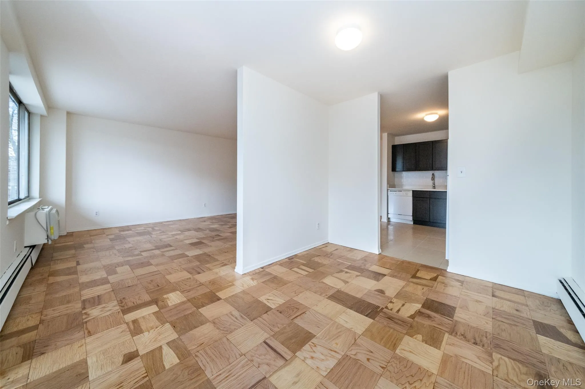 125 Lake Street, White Plains, NY, 2 Bedrooms Bedrooms, 5 Rooms Rooms,2 BathroomsBathrooms,Residential Lease,For Rent,Lake,0,974511 125 Lake Street, White Plains, NY, 2 Bedrooms Bedrooms, 5 Rooms Rooms,2 BathroomsBathrooms,Residential Lease,For Rent,Lake,0,974511