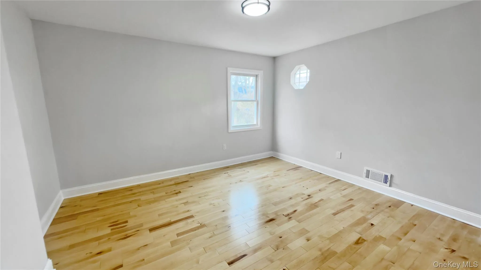 27 Sewell Street, Hempstead, NY, 3 Bedrooms Bedrooms, 12 Rooms Rooms,3 BathroomsBathrooms,Residential,For Rent,Sewell,0,974528 27 Sewell Street, Hempstead, NY, 3 Bedrooms Bedrooms, 12 Rooms Rooms,3 BathroomsBathrooms,Residential,For Rent,Sewell,0,974528