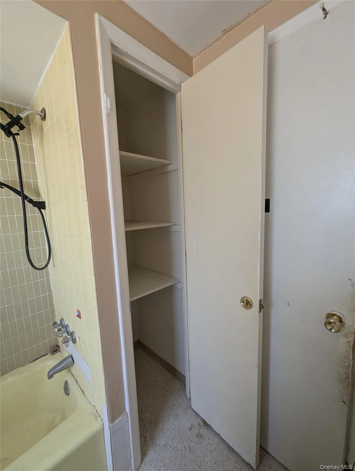 7416 Star Dust Drive, Glen Cove, NY, 3 Bedrooms Bedrooms, 8 Rooms Rooms,2 BathroomsBathrooms,Residential Lease,For Rent,Star Dust Drive,0,974539 7416 Star Dust Drive, Glen Cove, NY, 3 Bedrooms Bedrooms, 8 Rooms Rooms,2 BathroomsBathrooms,Residential Lease,For Rent,Star Dust Drive,0,974539