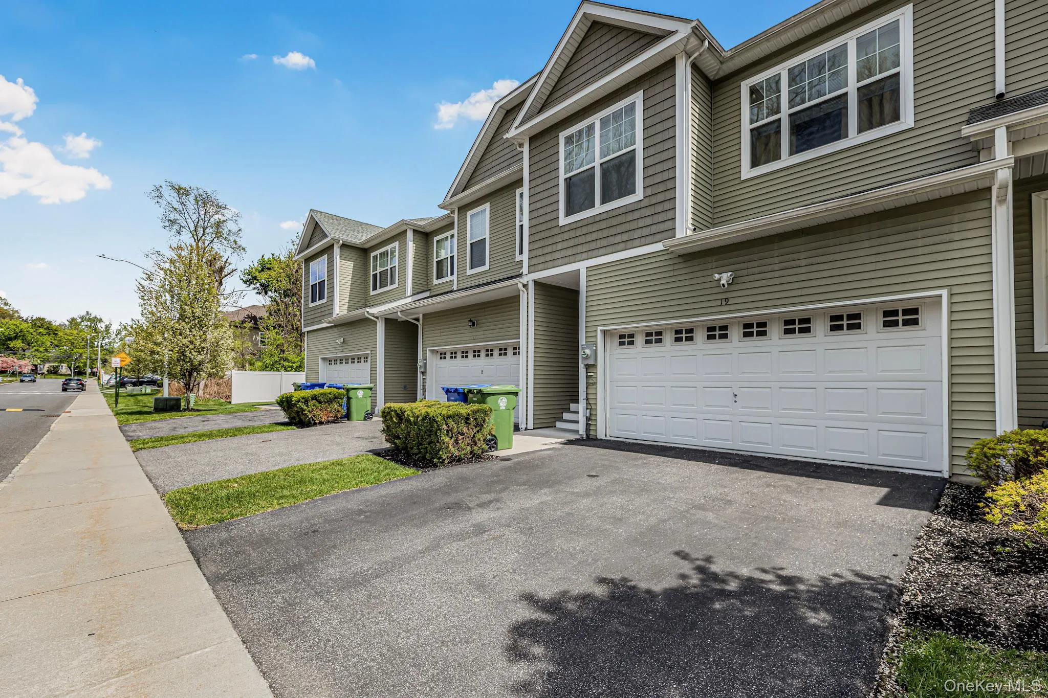19 Magnolia Park Road, Middletown, NY, 3 Bedrooms Bedrooms, 10 Rooms Rooms,2 BathroomsBathrooms,Residential,For Rent,Magnolia Park,0,974551 19 Magnolia Park Road, Middletown, NY, 3 Bedrooms Bedrooms, 10 Rooms Rooms,2 BathroomsBathrooms,Residential,For Rent,Magnolia Park,0,974551