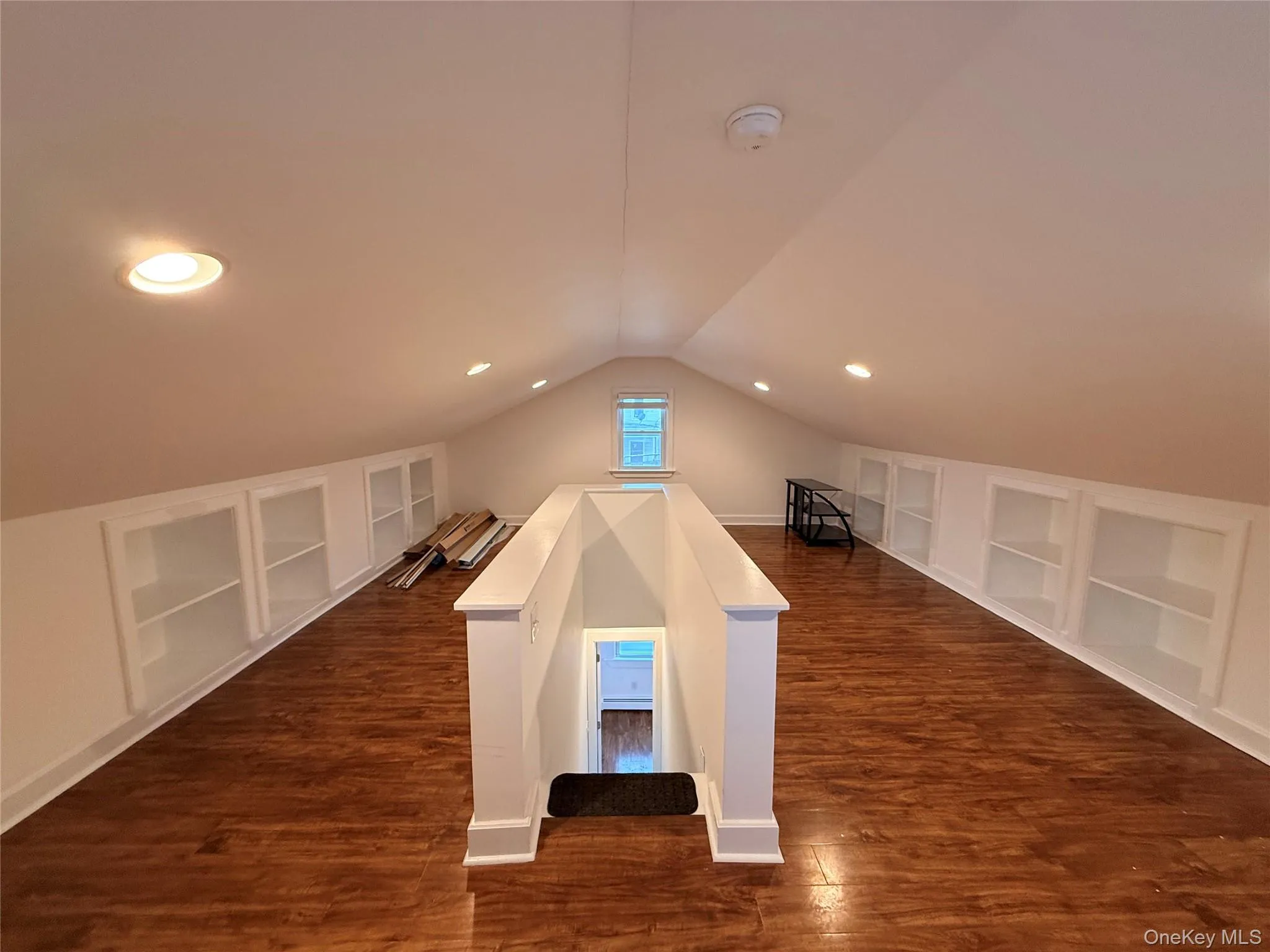 35 East Avenue, Middletown, NY, 1 Bedroom Bedrooms, 4 Rooms Rooms,1 BathroomBathrooms,Residential Lease,For Rent,East,0,974567 35 East Avenue, Middletown, NY, 1 Bedroom Bedrooms, 4 Rooms Rooms,1 BathroomBathrooms,Residential Lease,For Rent,East,0,974567