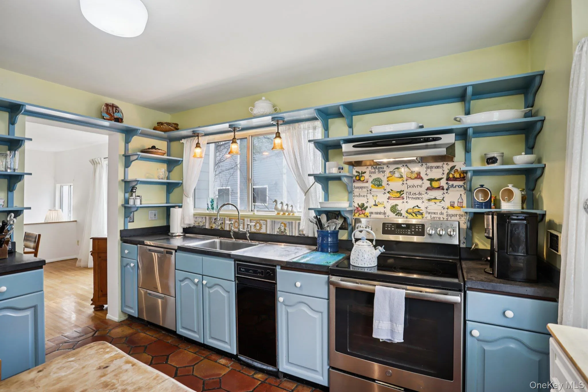 116 Valleyview Road, Greenburgh, NY, 3 Bedrooms Bedrooms, 8 Rooms Rooms,2 BathroomsBathrooms,Residential,For Rent,Valleyview,0,KEY974599 116 Valleyview Road, Greenburgh, NY, 3 Bedrooms Bedrooms, 8 Rooms Rooms,2 BathroomsBathrooms,Residential,For Rent,Valleyview,0,KEY974599