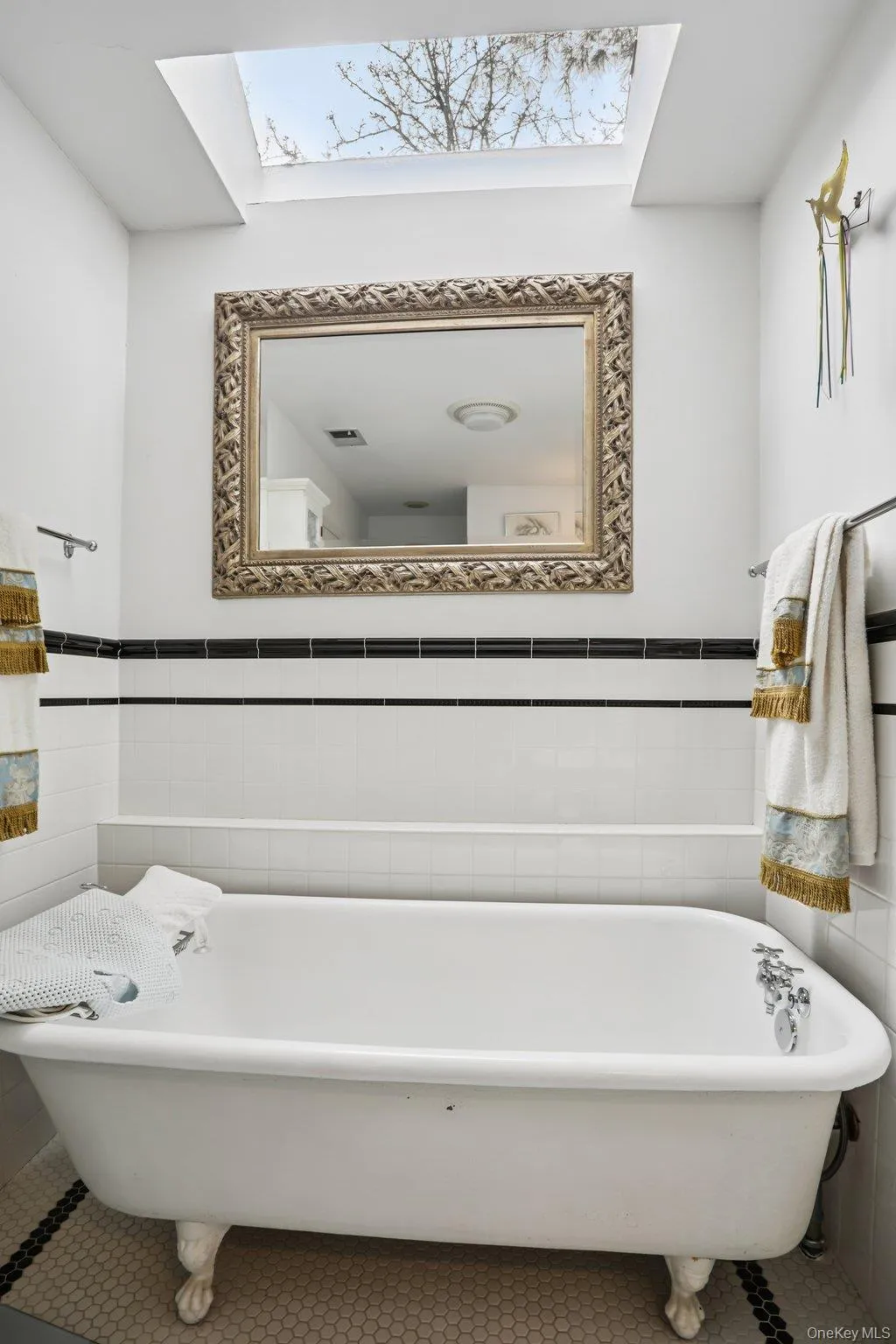 116 Valleyview Road, Greenburgh, NY, 3 Bedrooms Bedrooms, 8 Rooms Rooms,2 BathroomsBathrooms,Residential,For Rent,Valleyview,0,KEY974599 116 Valleyview Road, Greenburgh, NY, 3 Bedrooms Bedrooms, 8 Rooms Rooms,2 BathroomsBathrooms,Residential,For Rent,Valleyview,0,KEY974599