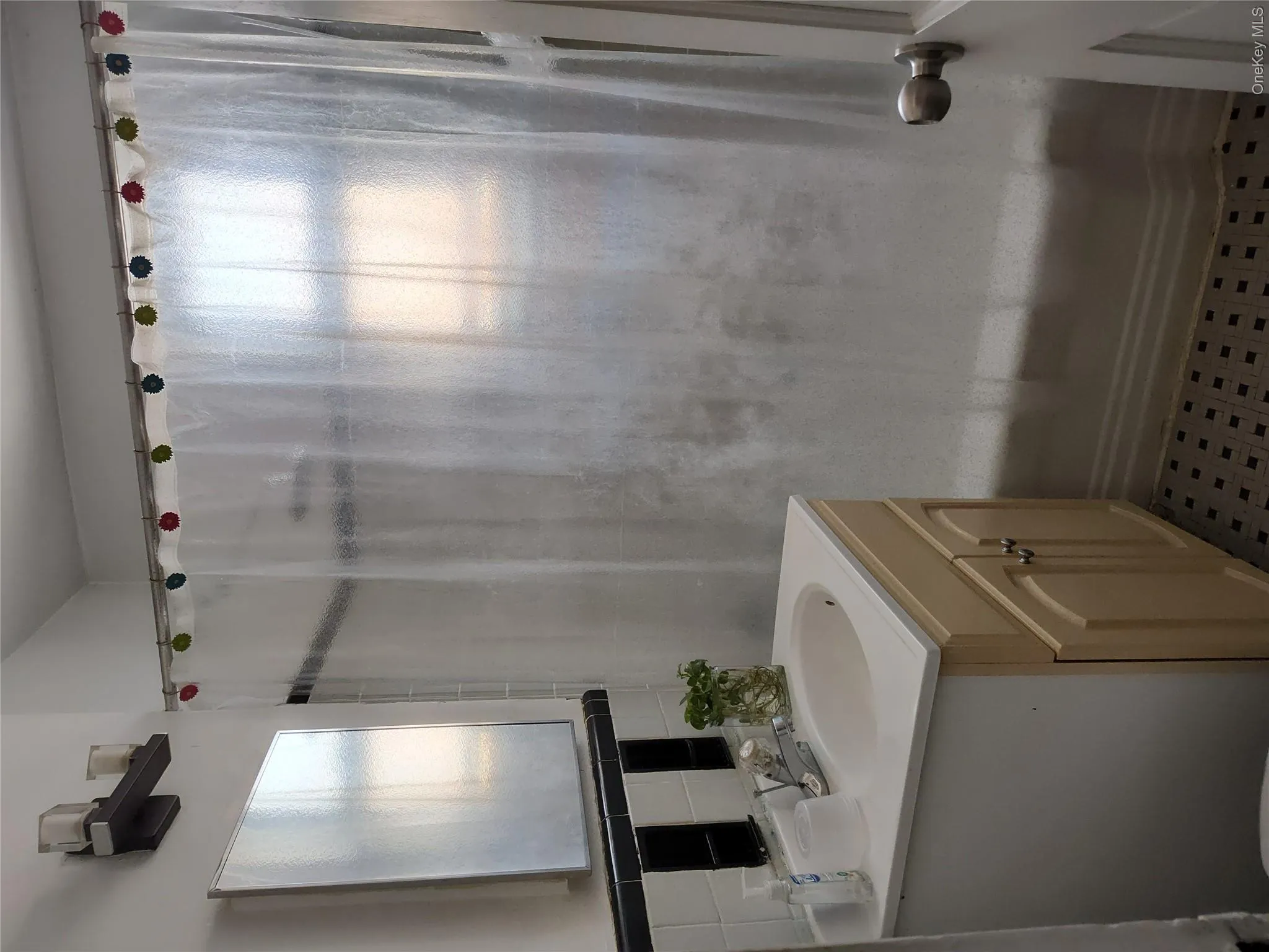 103-25 68th Avenue, New York, NY, 3 Rooms Rooms,1 BathroomBathrooms,Residential,For Rent,68th,0,974604 103-25 68th Avenue, New York, NY, 3 Rooms Rooms,1 BathroomBathrooms,Residential,For Rent,68th,0,974604