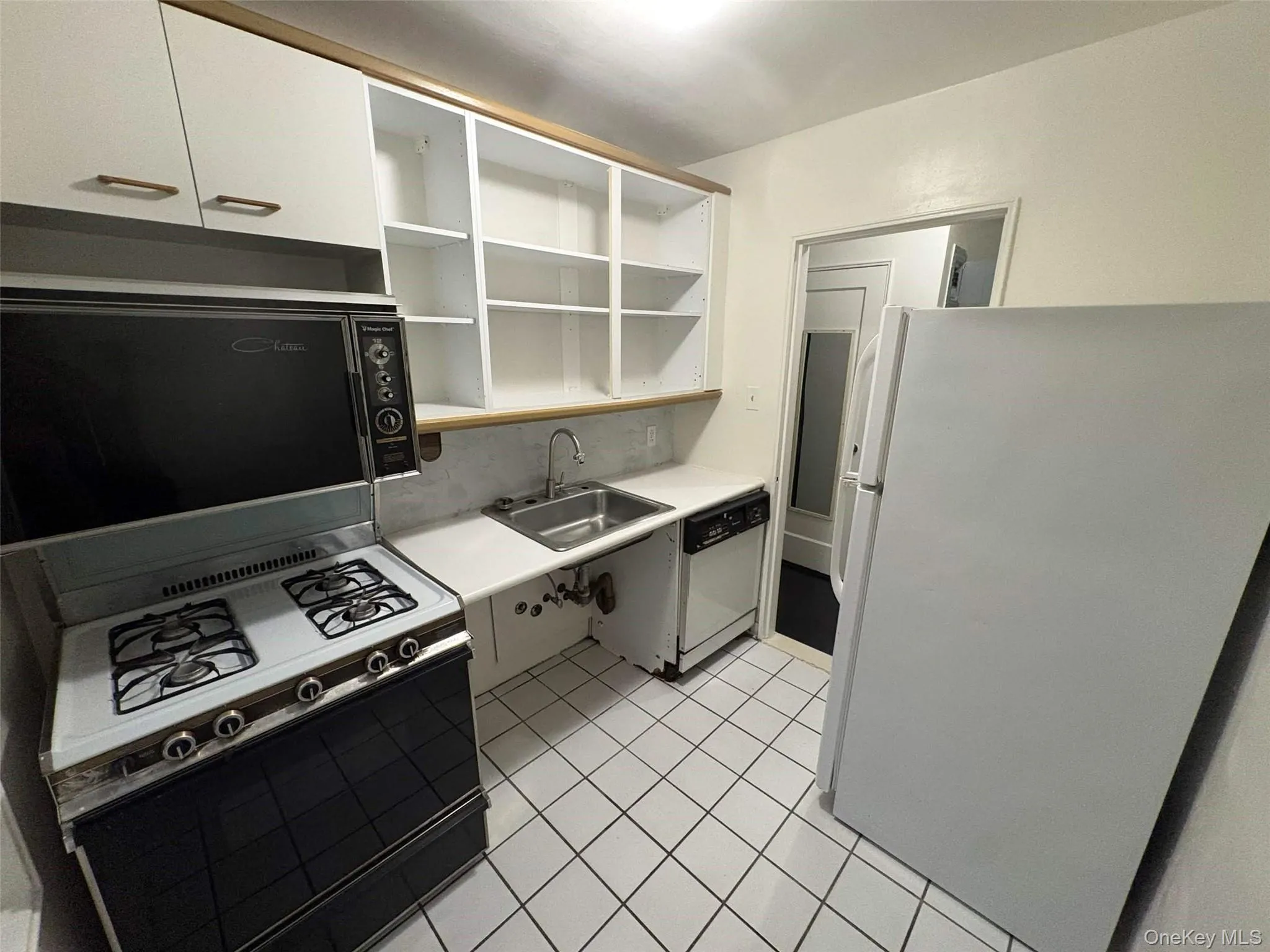 14018 Burden Crescent, New York, NY, 2 Rooms Rooms,1 BathroomBathrooms,Residential Sale,For Rent,Burden,0,974609 14018 Burden Crescent, New York, NY, 2 Rooms Rooms,1 BathroomBathrooms,Residential Sale,For Rent,Burden,0,974609