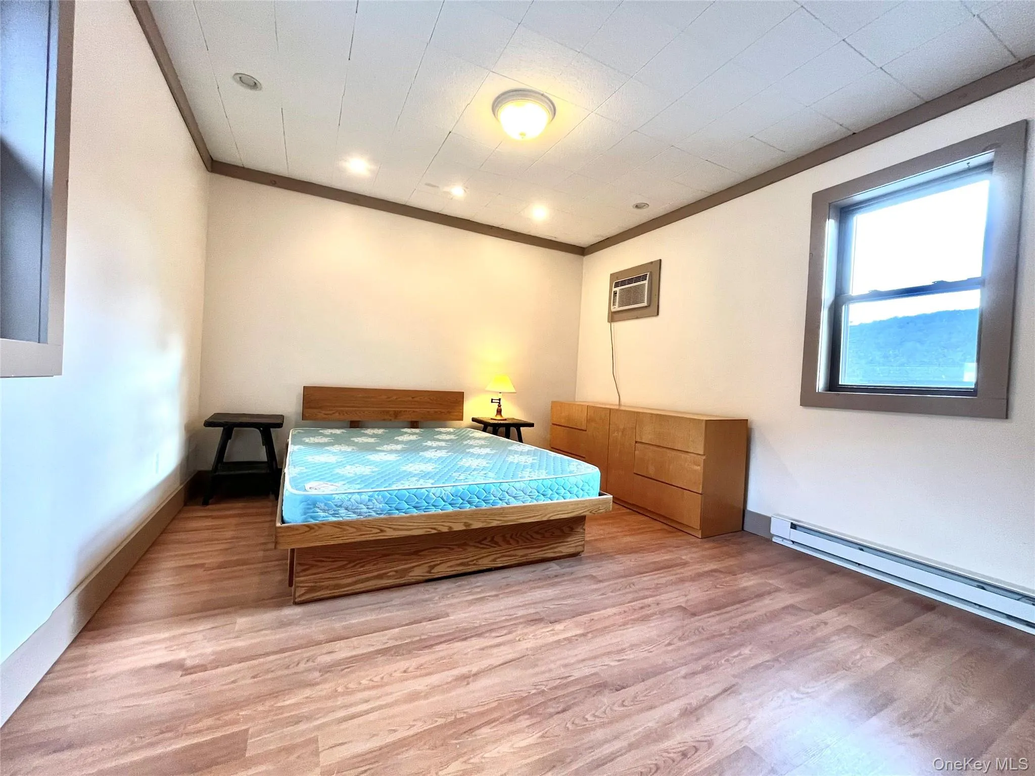 Larger bedroom Larger bedroom