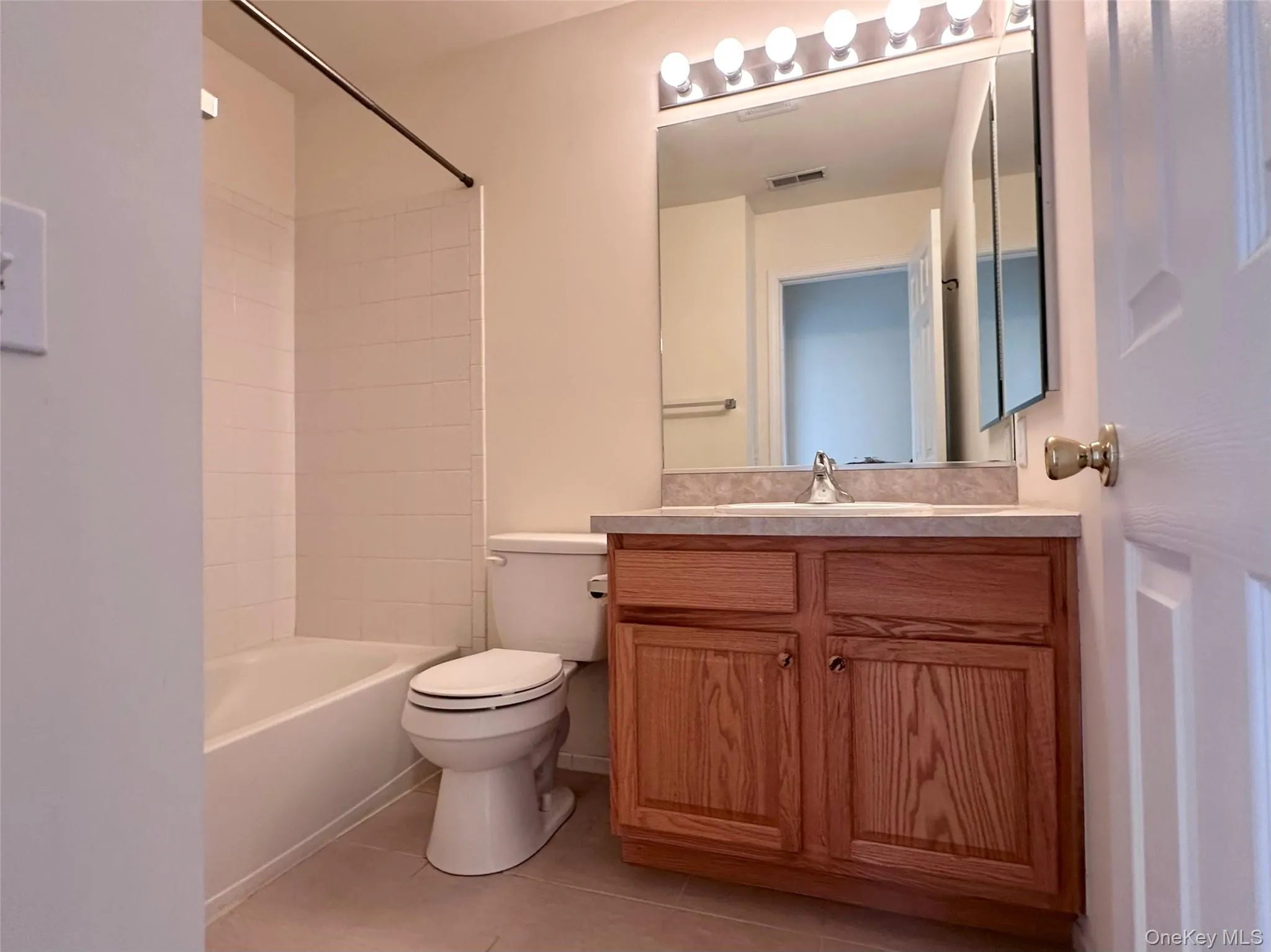 4806 RIDGECREST Drive, Fishkill, NY, 2 Bedrooms Bedrooms, 11 Rooms Rooms,2 BathroomsBathrooms,Residential Lease,For Rent,RIDGECREST,0,974614 4806 RIDGECREST Drive, Fishkill, NY, 2 Bedrooms Bedrooms, 11 Rooms Rooms,2 BathroomsBathrooms,Residential Lease,For Rent,RIDGECREST,0,974614