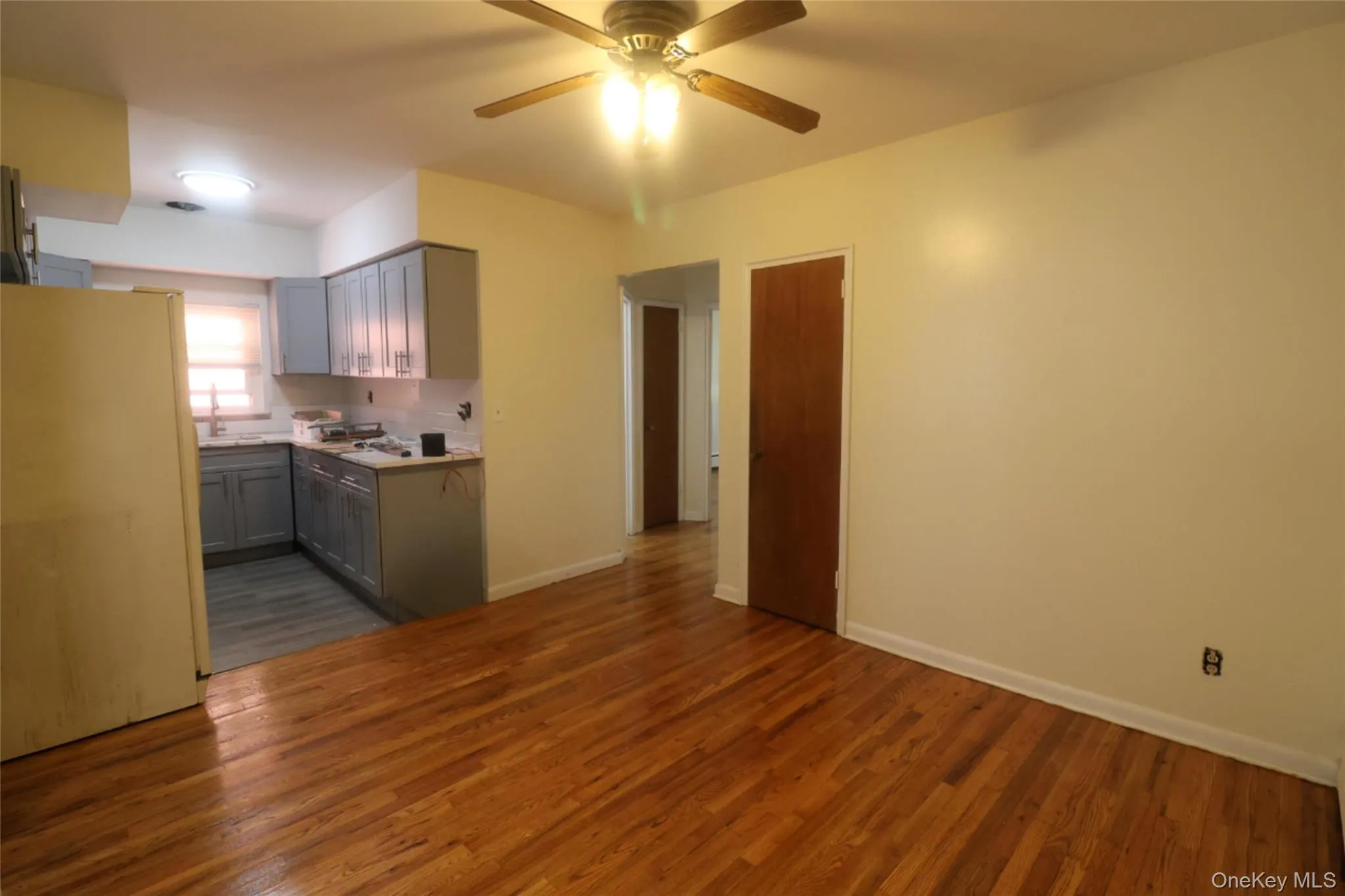 3834 Amundson Avenue, New York, NY, 3 Bedrooms Bedrooms, 7 Rooms Rooms,1 BathroomBathrooms,Residential Lease,For Rent,Amundson,0,974635 3834 Amundson Avenue, New York, NY, 3 Bedrooms Bedrooms, 7 Rooms Rooms,1 BathroomBathrooms,Residential Lease,For Rent,Amundson,0,974635