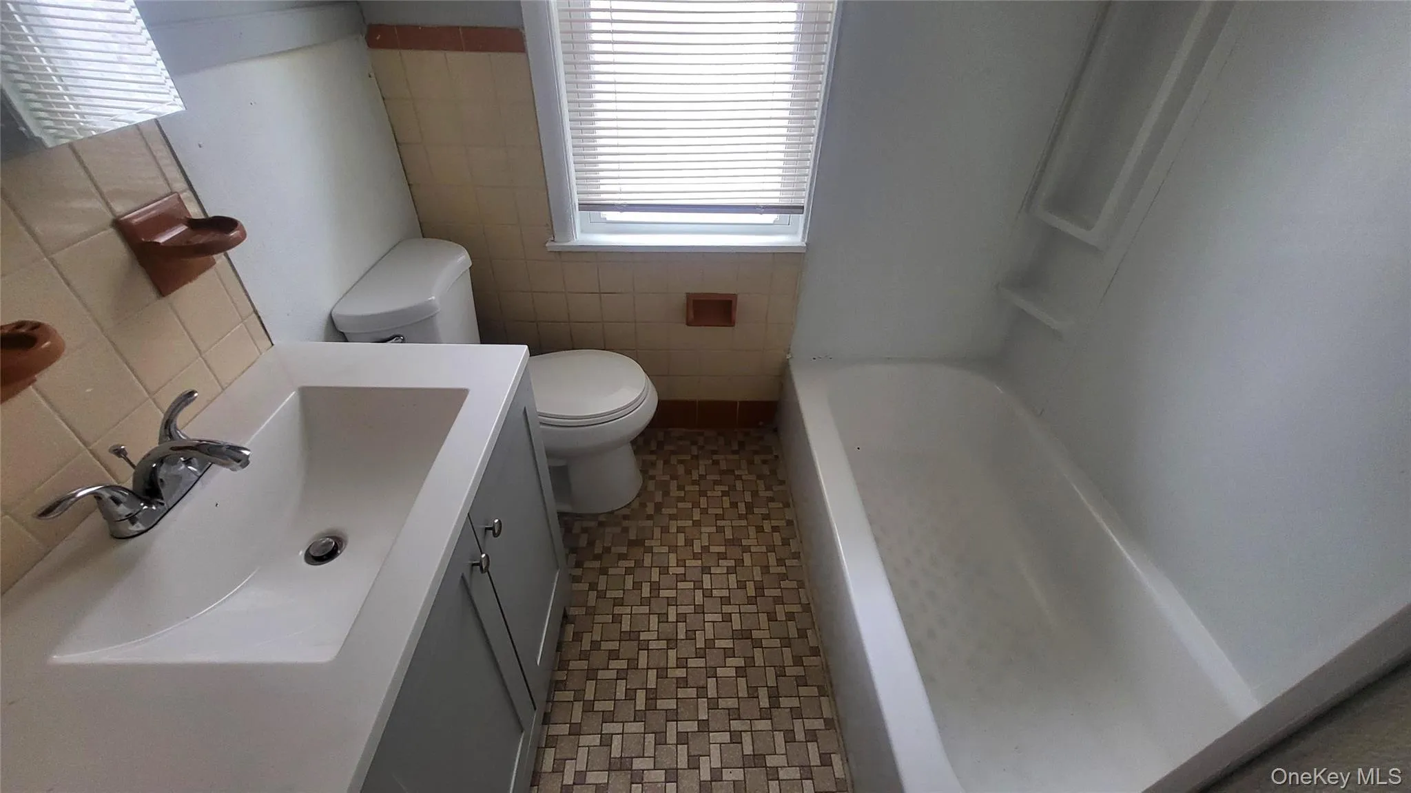 Bathroom with ceramic tiled floor Bathroom with ceramic tiled floor