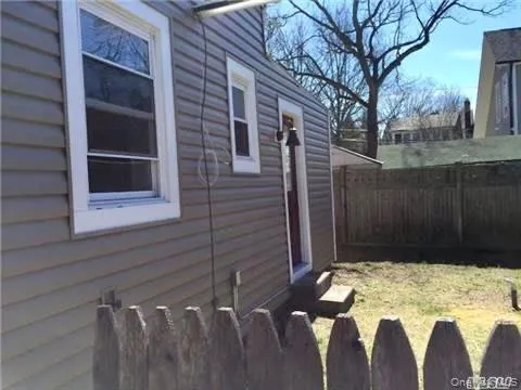 207 Franklin Avenue, Oyster Bay, NY, 1 Bedroom Bedrooms, 4 Rooms Rooms,1 BathroomBathrooms,Residential Lease,For Rent,Franklin,0,974666 207 Franklin Avenue, Oyster Bay, NY, 1 Bedroom Bedrooms, 4 Rooms Rooms,1 BathroomBathrooms,Residential Lease,For Rent,Franklin,0,974666