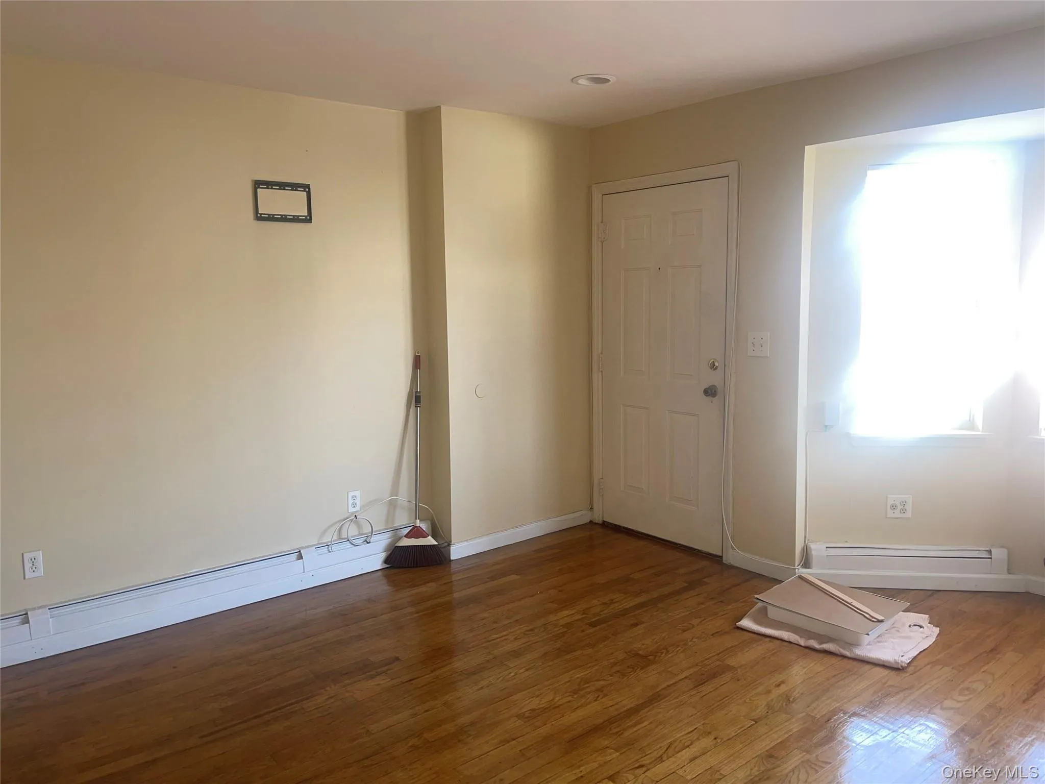 405 Essex Street, New York, NY, 3 Bedrooms Bedrooms, 6 Rooms Rooms,2 BathroomsBathrooms,Residential Lease,For Rent,Essex,0,974710 405 Essex Street, New York, NY, 3 Bedrooms Bedrooms, 6 Rooms Rooms,2 BathroomsBathrooms,Residential Lease,For Rent,Essex,0,974710