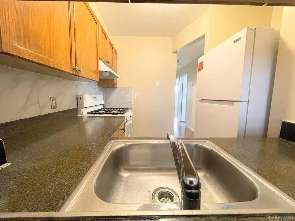 405 Essex Street, New York, NY, 3 Bedrooms Bedrooms, 6 Rooms Rooms,2 BathroomsBathrooms,Residential Lease,For Rent,Essex,0,974710 405 Essex Street, New York, NY, 3 Bedrooms Bedrooms, 6 Rooms Rooms,2 BathroomsBathrooms,Residential Lease,For Rent,Essex,0,974710