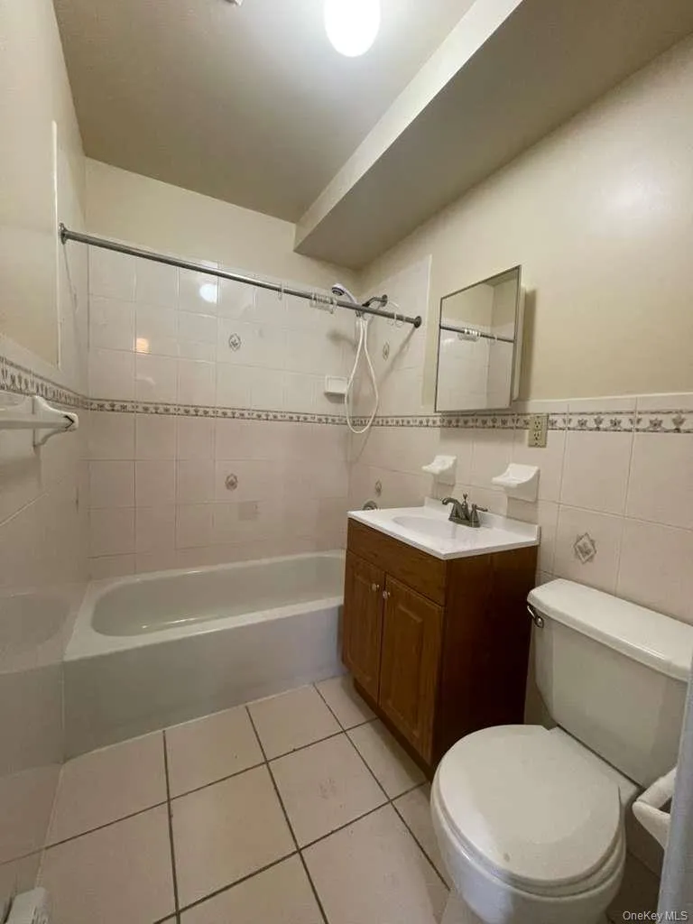 405 Essex Street, New York, NY, 3 Bedrooms Bedrooms, 6 Rooms Rooms,2 BathroomsBathrooms,Residential Lease,For Rent,Essex,0,974710 405 Essex Street, New York, NY, 3 Bedrooms Bedrooms, 6 Rooms Rooms,2 BathroomsBathrooms,Residential Lease,For Rent,Essex,0,974710