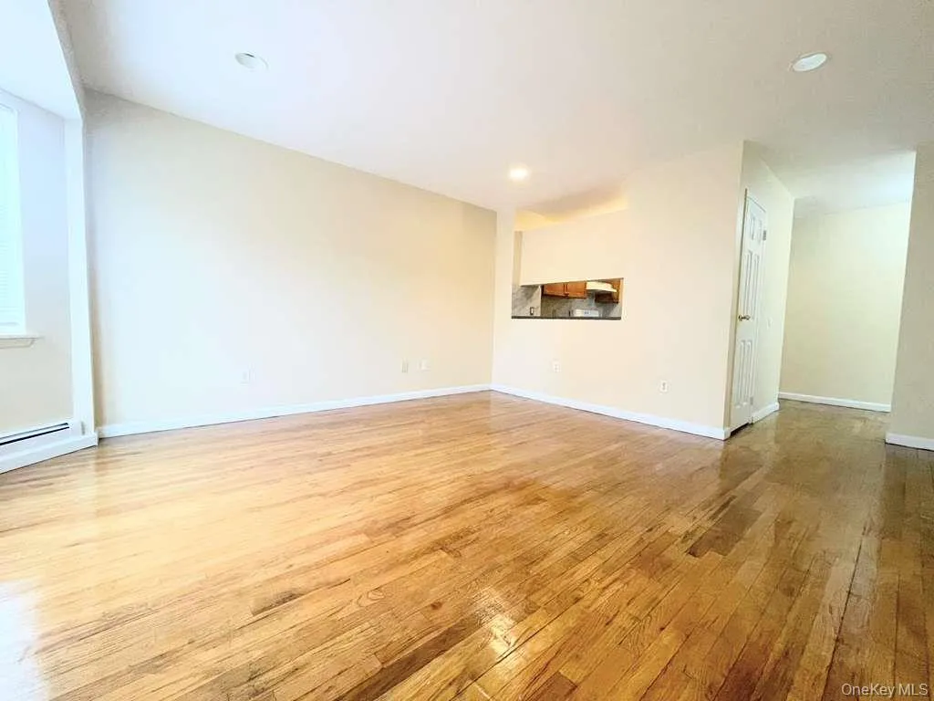 405 Essex Street, New York, NY, 3 Bedrooms Bedrooms, 6 Rooms Rooms,2 BathroomsBathrooms,Residential Lease,For Rent,Essex,0,974710 405 Essex Street, New York, NY, 3 Bedrooms Bedrooms, 6 Rooms Rooms,2 BathroomsBathrooms,Residential Lease,For Rent,Essex,0,974710