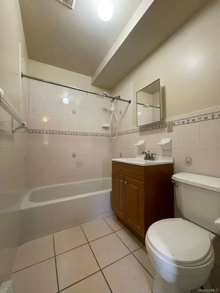 405 Essex Street, New York, NY, 3 Bedrooms Bedrooms, 6 Rooms Rooms,2 BathroomsBathrooms,Residential Lease,For Rent,Essex,0,974710 405 Essex Street, New York, NY, 3 Bedrooms Bedrooms, 6 Rooms Rooms,2 BathroomsBathrooms,Residential Lease,For Rent,Essex,0,974710