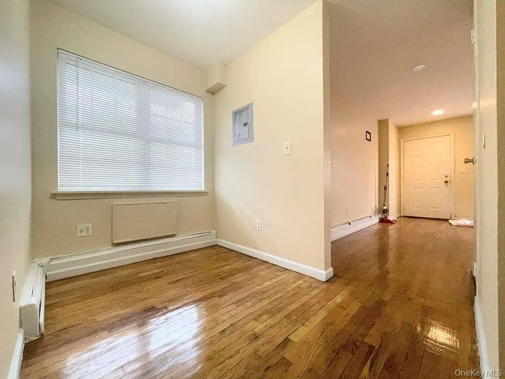405 Essex Street, New York, NY, 3 Bedrooms Bedrooms, 6 Rooms Rooms,2 BathroomsBathrooms,Residential Lease,For Rent,Essex,0,974710 405 Essex Street, New York, NY, 3 Bedrooms Bedrooms, 6 Rooms Rooms,2 BathroomsBathrooms,Residential Lease,For Rent,Essex,0,974710