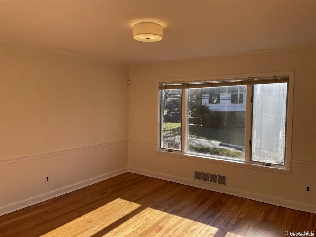 1 The Beachway, North Hempstead, NY, 3 Bedrooms Bedrooms, 6 Rooms Rooms,2 BathroomsBathrooms,Residential Lease,For Rent,The Beachway,0,974712 1 The Beachway, North Hempstead, NY, 3 Bedrooms Bedrooms, 6 Rooms Rooms,2 BathroomsBathrooms,Residential Lease,For Rent,The Beachway,0,974712