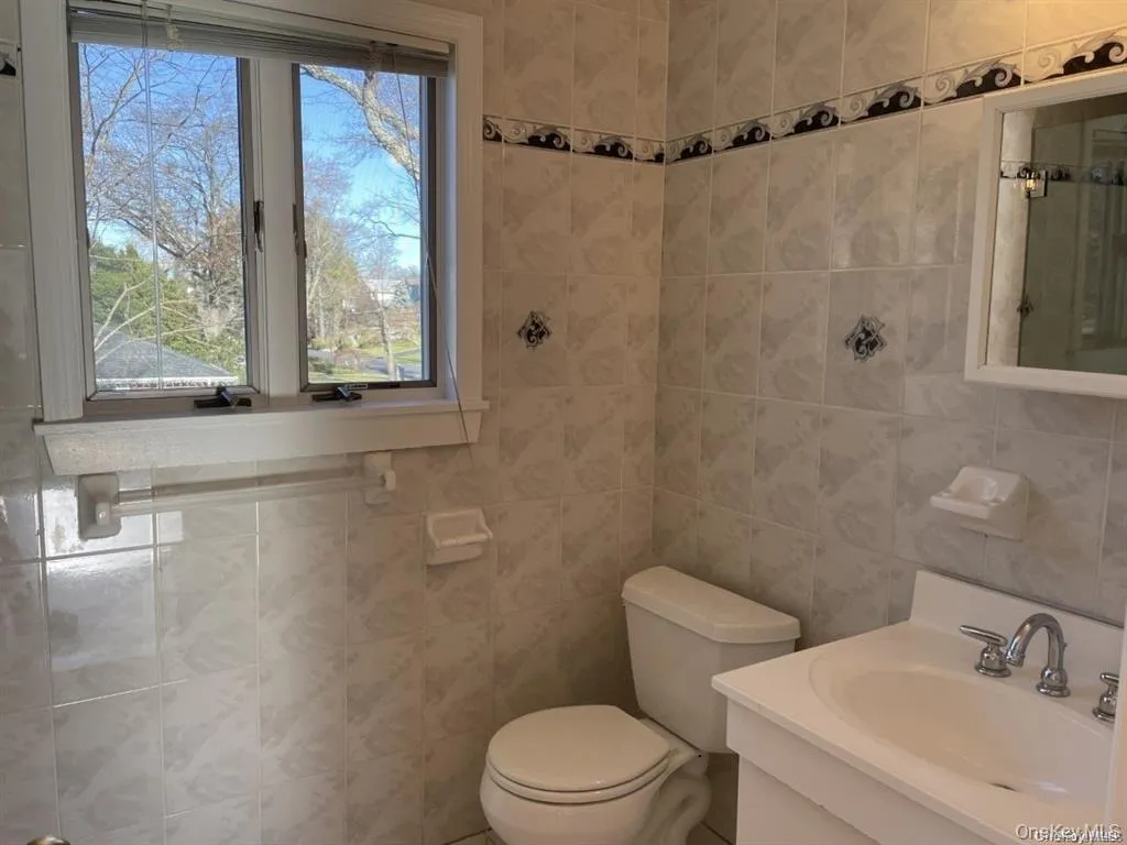 1 The Beachway, North Hempstead, NY, 3 Bedrooms Bedrooms, 6 Rooms Rooms,2 BathroomsBathrooms,Residential Lease,For Rent,The Beachway,0,974712 1 The Beachway, North Hempstead, NY, 3 Bedrooms Bedrooms, 6 Rooms Rooms,2 BathroomsBathrooms,Residential Lease,For Rent,The Beachway,0,974712