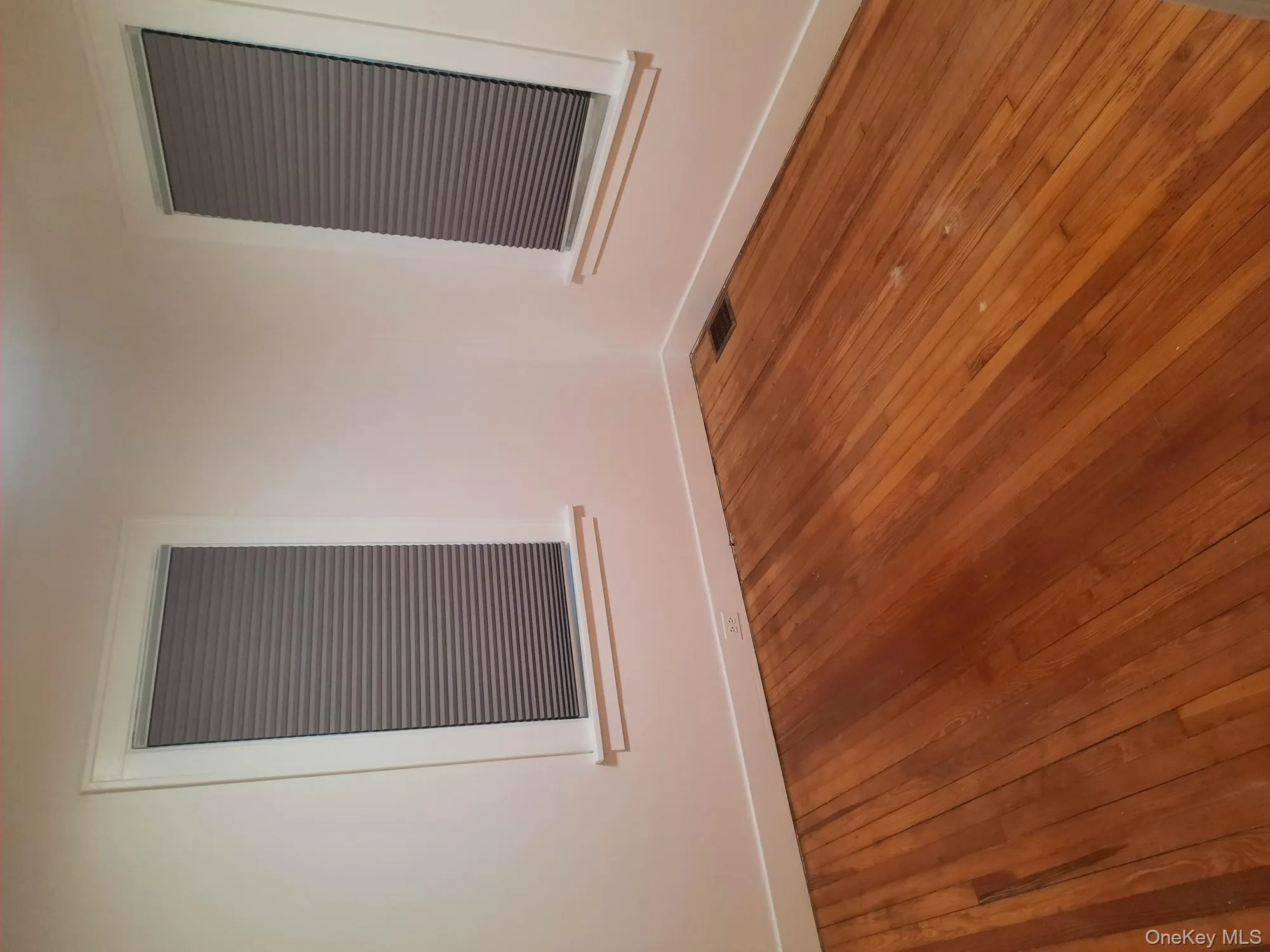 23 Valley Avenue, Woodbury, NY, 3 Bedrooms Bedrooms, 7 Rooms Rooms,1 BathroomBathrooms,Residential Lease,For Rent,Valley,0,974726 23 Valley Avenue, Woodbury, NY, 3 Bedrooms Bedrooms, 7 Rooms Rooms,1 BathroomBathrooms,Residential Lease,For Rent,Valley,0,974726