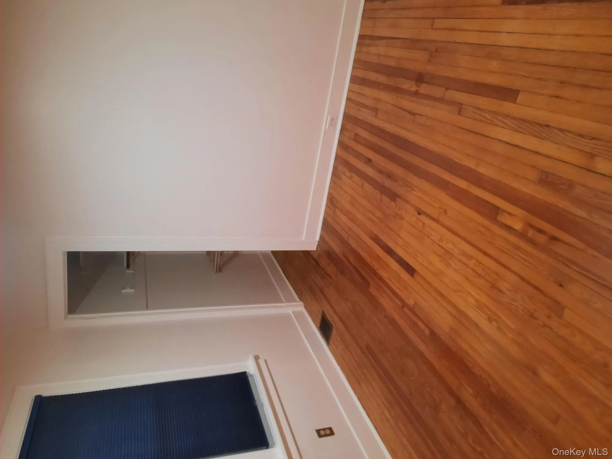 23 Valley Avenue, Woodbury, NY, 3 Bedrooms Bedrooms, 7 Rooms Rooms,1 BathroomBathrooms,Residential Lease,For Rent,Valley,0,974726 23 Valley Avenue, Woodbury, NY, 3 Bedrooms Bedrooms, 7 Rooms Rooms,1 BathroomBathrooms,Residential Lease,For Rent,Valley,0,974726