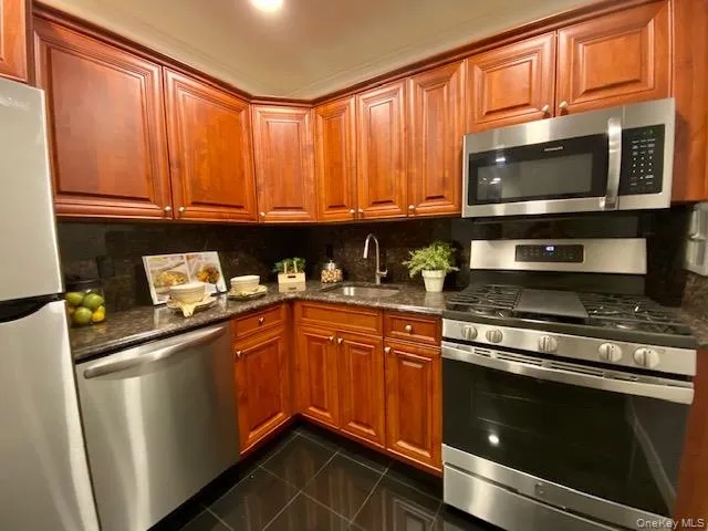 327 Brook Avenue, Islip, NY, 2 Bedrooms Bedrooms, 5 Rooms Rooms,1 BathroomBathrooms,Residential Lease,For Rent,Brook,0,974734 327 Brook Avenue, Islip, NY, 2 Bedrooms Bedrooms, 5 Rooms Rooms,1 BathroomBathrooms,Residential Lease,For Rent,Brook,0,974734