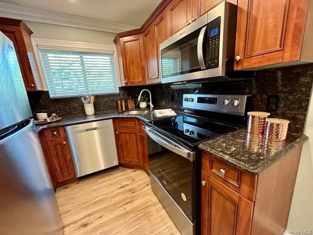 45 Golden Avenue, Babylon, NY, 1 Bedroom Bedrooms, 4 Rooms Rooms,1 BathroomBathrooms,Residential Lease,For Rent,Golden,0,974756 45 Golden Avenue, Babylon, NY, 1 Bedroom Bedrooms, 4 Rooms Rooms,1 BathroomBathrooms,Residential Lease,For Rent,Golden,0,974756