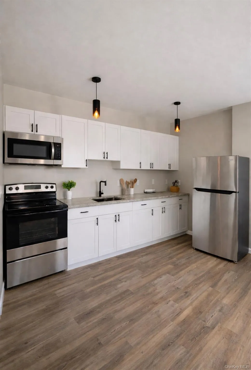 *Virtually Staged *Virtually Staged