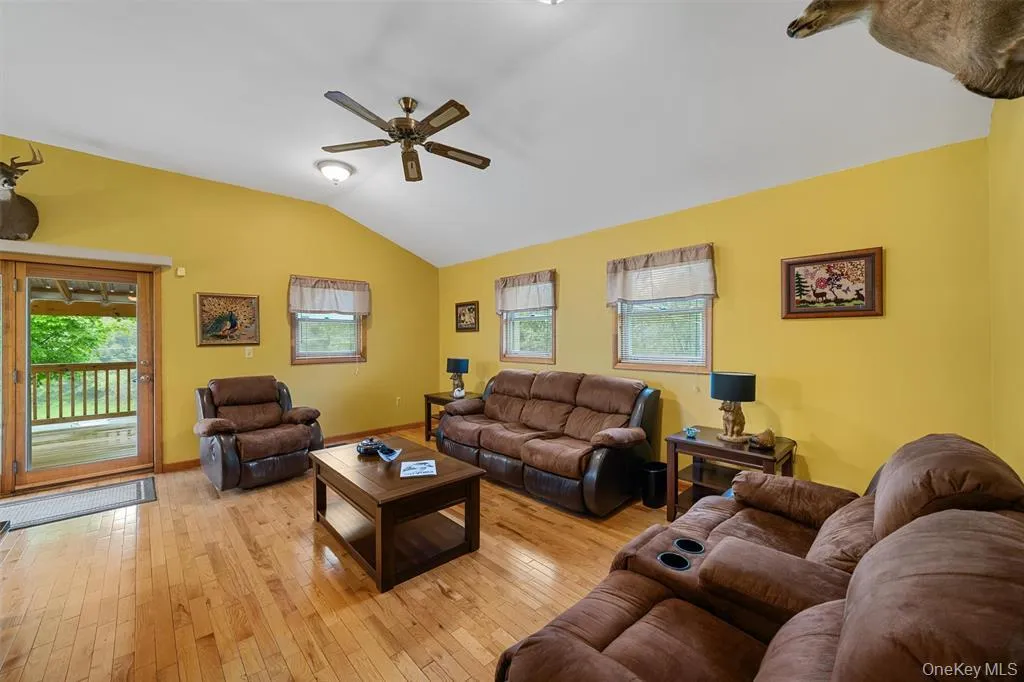 1013 Cooley Road, Rockland, NY, 3 Bedrooms Bedrooms, 5 Rooms Rooms,1 BathroomBathrooms,Residential,For Rent,Cooley,0,974808 1013 Cooley Road, Rockland, NY, 3 Bedrooms Bedrooms, 5 Rooms Rooms,1 BathroomBathrooms,Residential,For Rent,Cooley,0,974808
