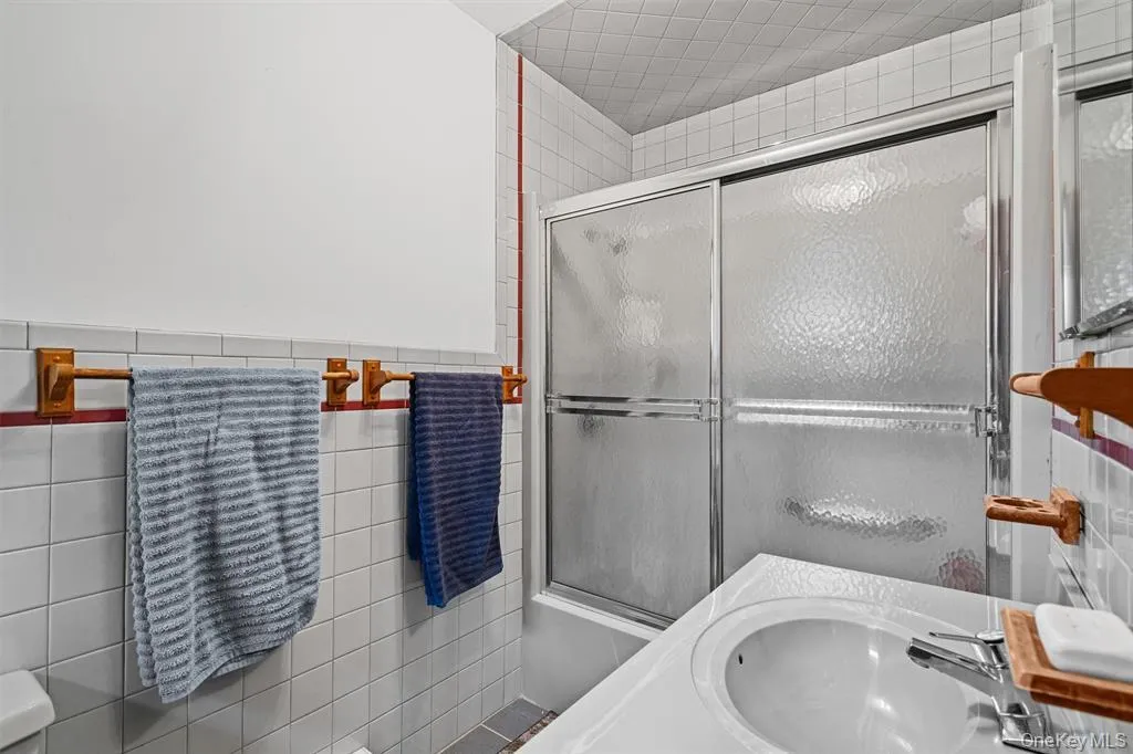 1013 Cooley Road, Rockland, NY, 3 Bedrooms Bedrooms, 5 Rooms Rooms,1 BathroomBathrooms,Residential,For Rent,Cooley,0,974808 1013 Cooley Road, Rockland, NY, 3 Bedrooms Bedrooms, 5 Rooms Rooms,1 BathroomBathrooms,Residential,For Rent,Cooley,0,974808