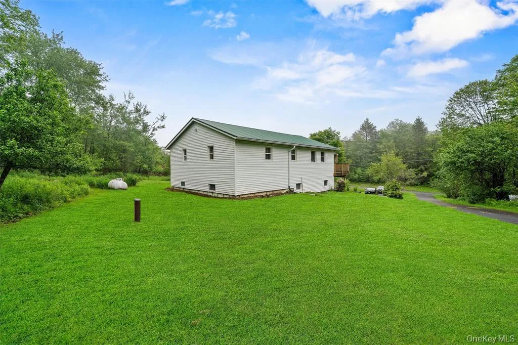 1013 Cooley Road, Rockland, NY, 3 Bedrooms Bedrooms, 5 Rooms Rooms,1 BathroomBathrooms,Residential,For Rent,Cooley,0,974808 1013 Cooley Road, Rockland, NY, 3 Bedrooms Bedrooms, 5 Rooms Rooms,1 BathroomBathrooms,Residential,For Rent,Cooley,0,974808