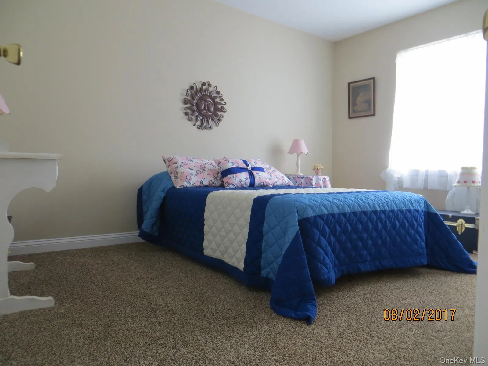 Carpeted bedroom Carpeted bedroom