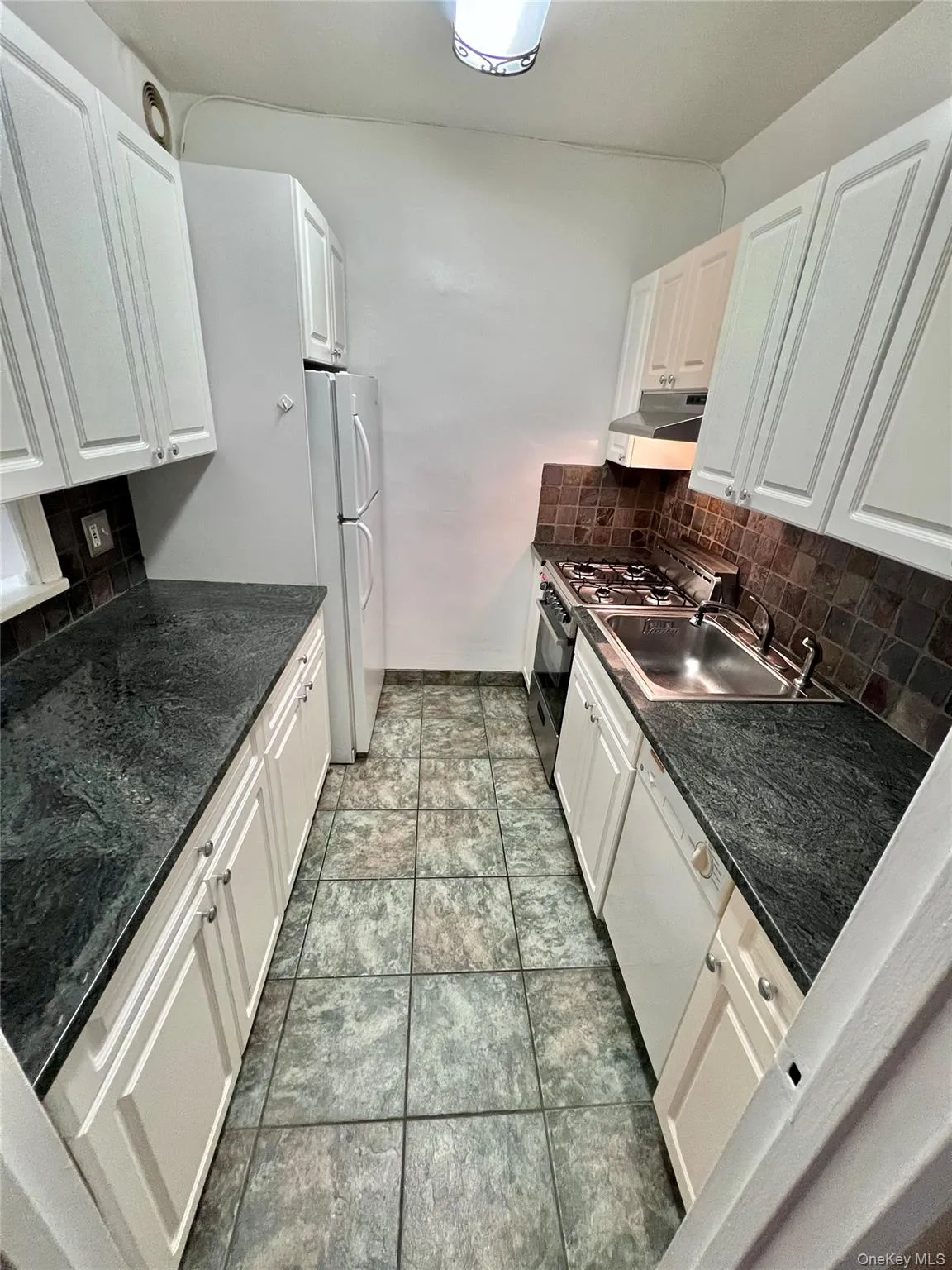 162-01 Powells Cove Boulevard, New York, NY, 1 Bedroom Bedrooms, 5 Rooms Rooms,1 BathroomBathrooms,Residential,For Rent,Powells Cove,0,974850 162-01 Powells Cove Boulevard, New York, NY, 1 Bedroom Bedrooms, 5 Rooms Rooms,1 BathroomBathrooms,Residential,For Rent,Powells Cove,0,974850
