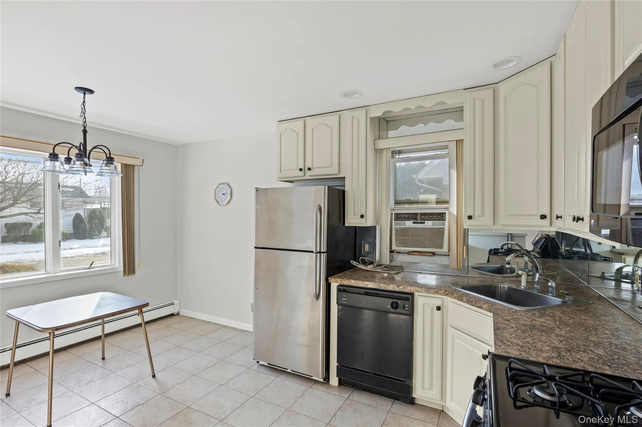 39 Stewart Street, Hempstead, NY, 2 Bedrooms Bedrooms, 6 Rooms Rooms,2 BathroomsBathrooms,Residential Lease,For Rent,Stewart,0,974851 39 Stewart Street, Hempstead, NY, 2 Bedrooms Bedrooms, 6 Rooms Rooms,2 BathroomsBathrooms,Residential Lease,For Rent,Stewart,0,974851
