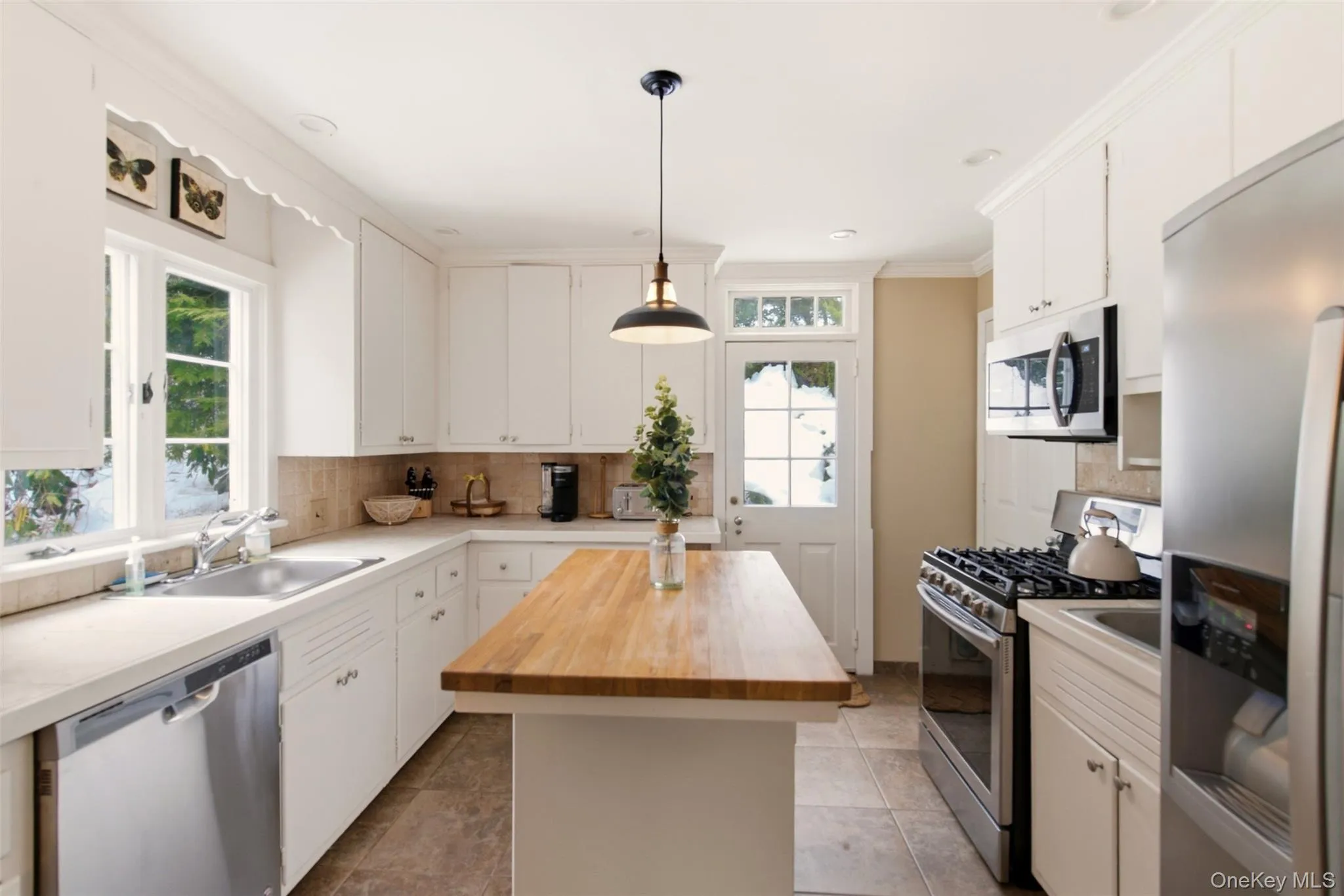 97 Wolver Hollow Road, Oyster Bay, NY, 3 Bedrooms Bedrooms, 8 Rooms Rooms,3 BathroomsBathrooms,Residential Lease,For Rent,Wolver Hollow,0,974878 97 Wolver Hollow Road, Oyster Bay, NY, 3 Bedrooms Bedrooms, 8 Rooms Rooms,3 BathroomsBathrooms,Residential Lease,For Rent,Wolver Hollow,0,974878