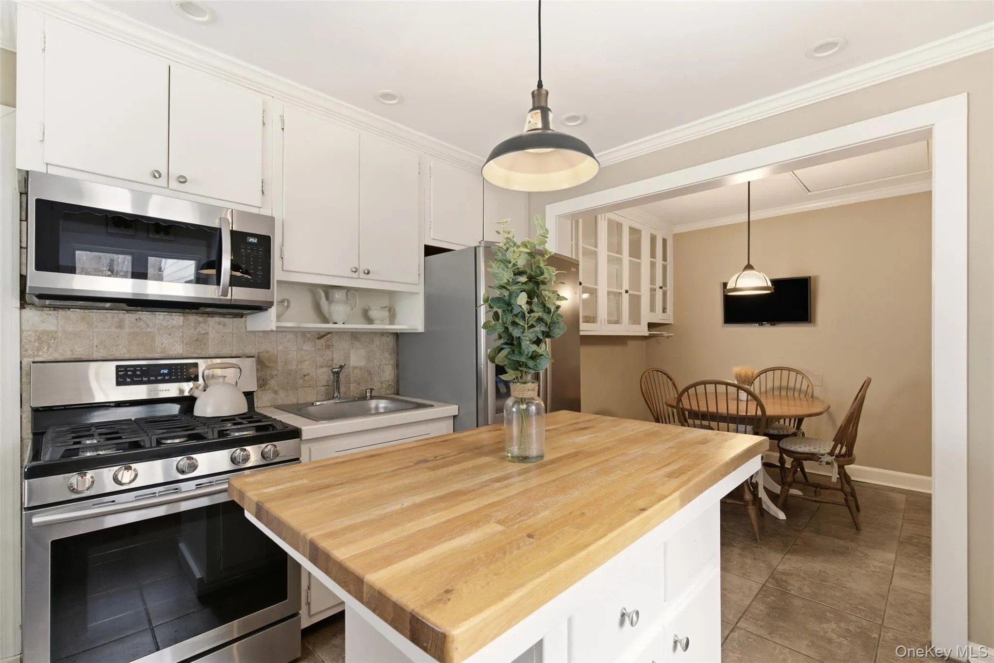 97 Wolver Hollow Road, Oyster Bay, NY, 3 Bedrooms Bedrooms, 8 Rooms Rooms,3 BathroomsBathrooms,Residential Lease,For Rent,Wolver Hollow,0,974878 97 Wolver Hollow Road, Oyster Bay, NY, 3 Bedrooms Bedrooms, 8 Rooms Rooms,3 BathroomsBathrooms,Residential Lease,For Rent,Wolver Hollow,0,974878