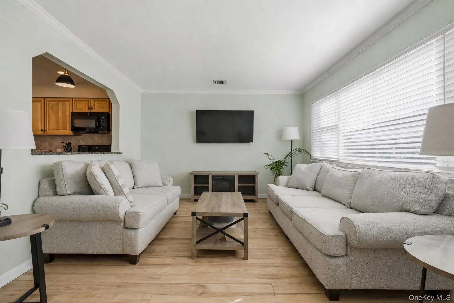 1 Atlantic Avenue, Oyster Bay, NY, 1 Bedroom Bedrooms, 4 Rooms Rooms,1 BathroomBathrooms,Residential Lease,For Rent,Atlantic,0,974884 1 Atlantic Avenue, Oyster Bay, NY, 1 Bedroom Bedrooms, 4 Rooms Rooms,1 BathroomBathrooms,Residential Lease,For Rent,Atlantic,0,974884